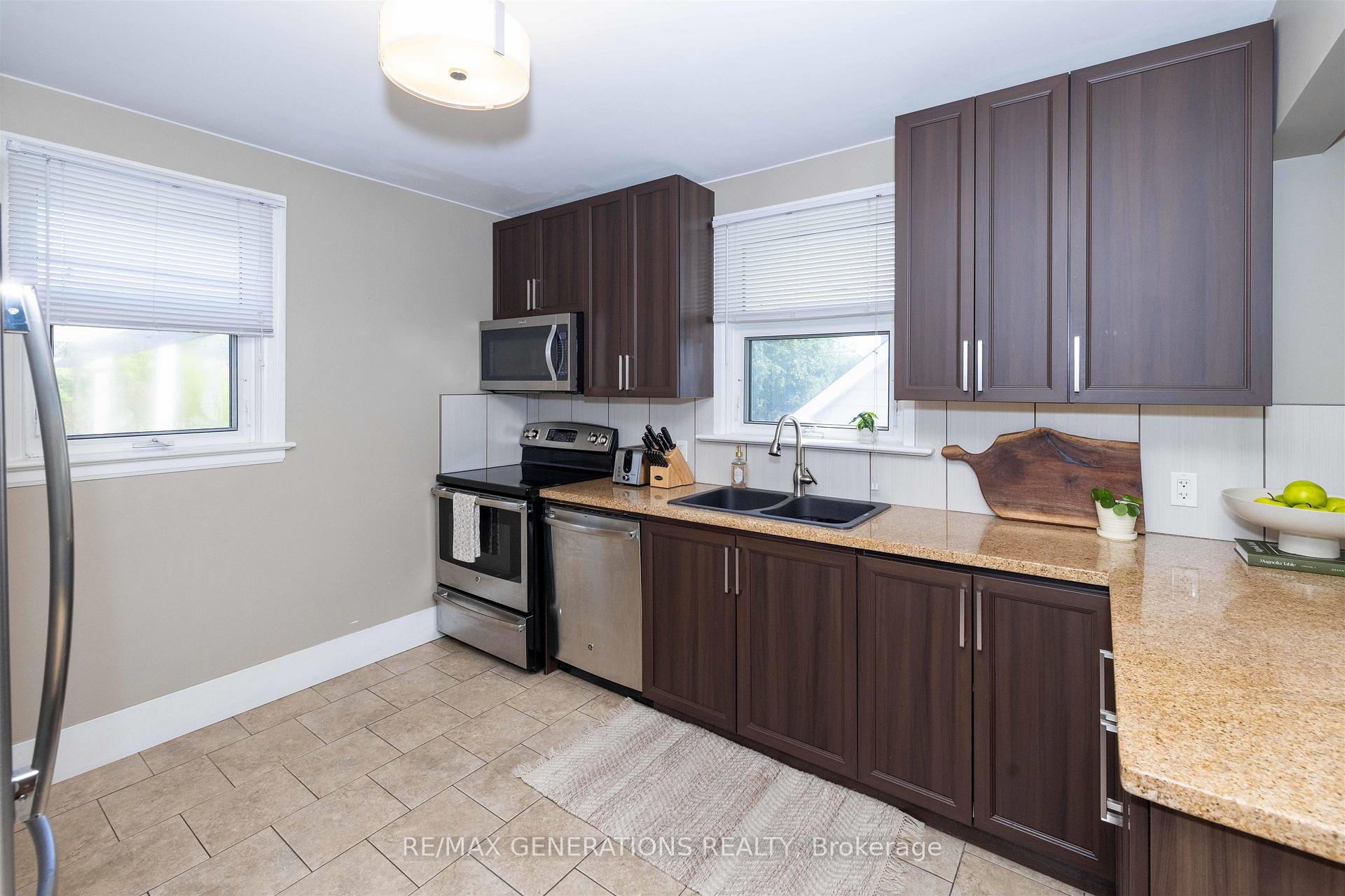 Photo 10 of 55 Ray Boulevard, Thunder Bay, Mariday Heights — HOMEH