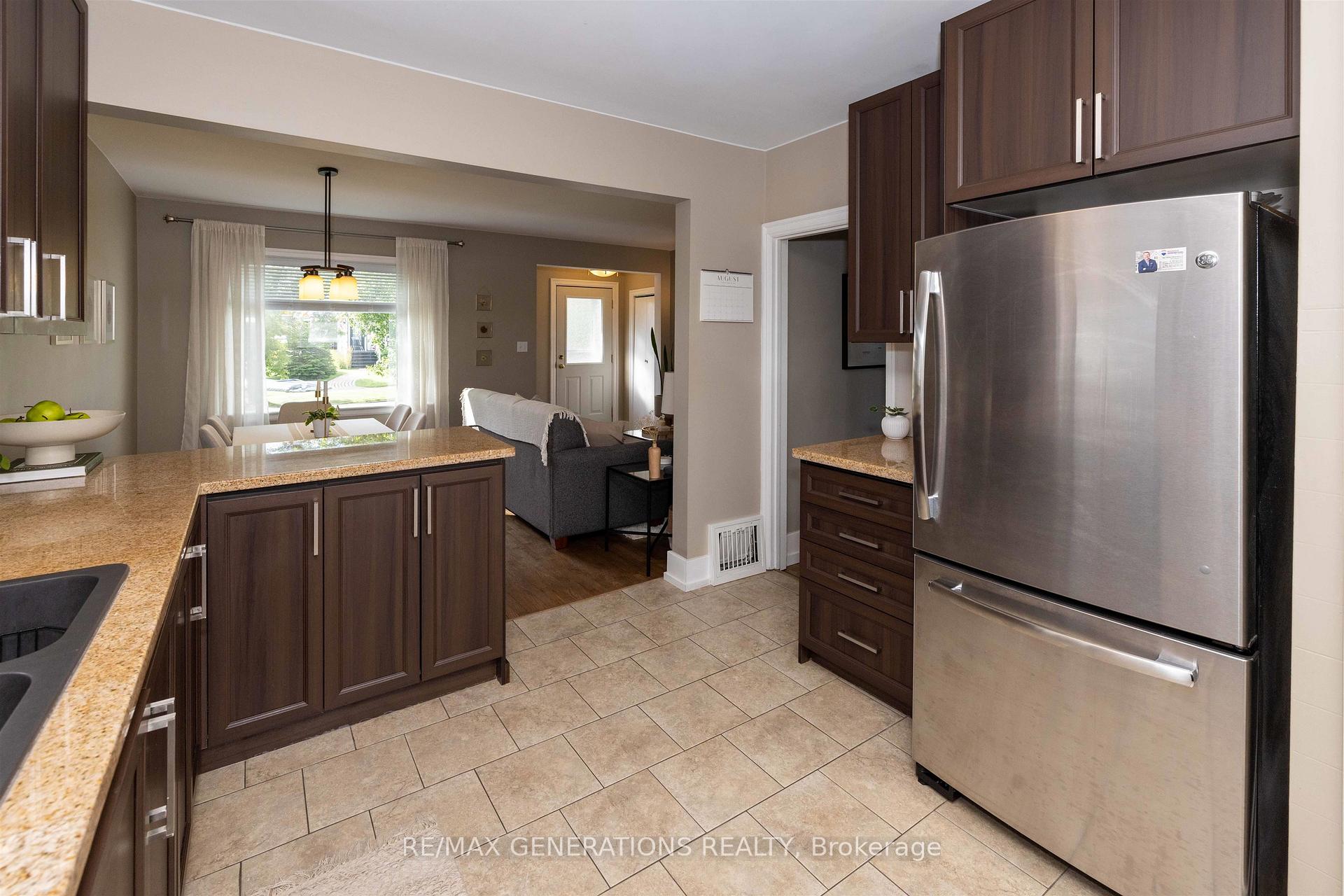 Photo 12 of 55 Ray Boulevard, Thunder Bay, Mariday Heights — HOMEH