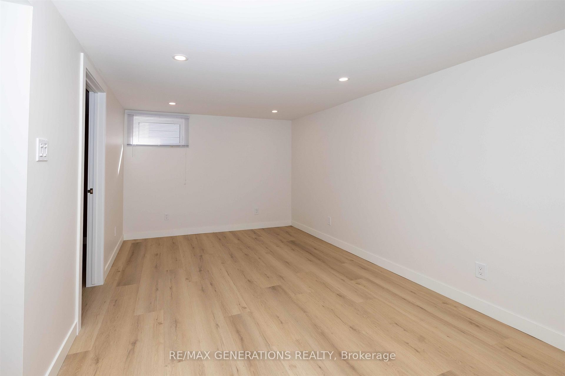 Photo 23 of 55 Ray Boulevard, Thunder Bay, Mariday Heights — HOMEH