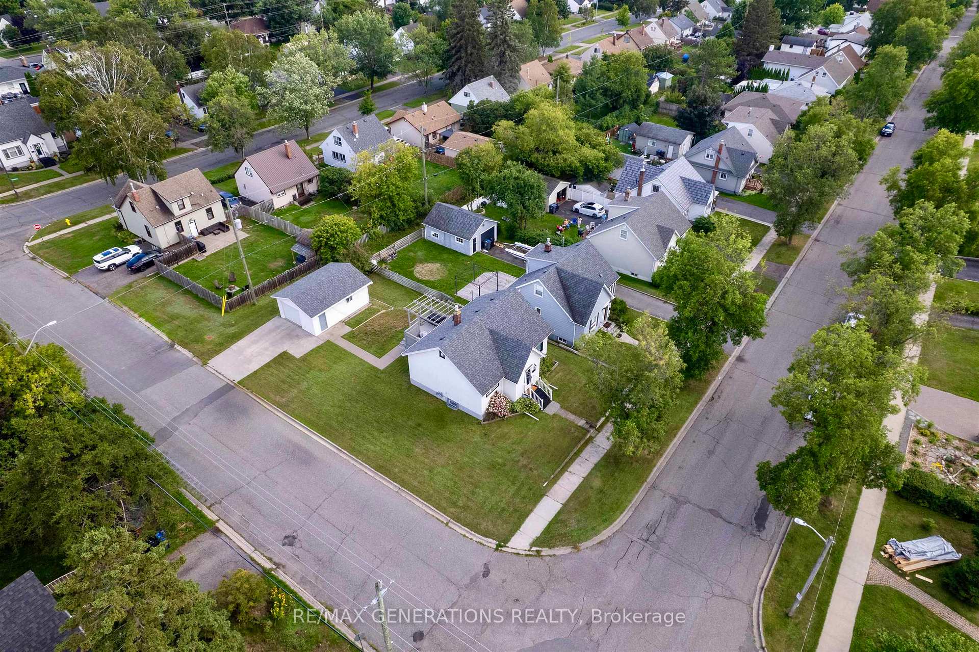Photo 35 of 55 Ray Boulevard, Thunder Bay, Mariday Heights — HOMEH