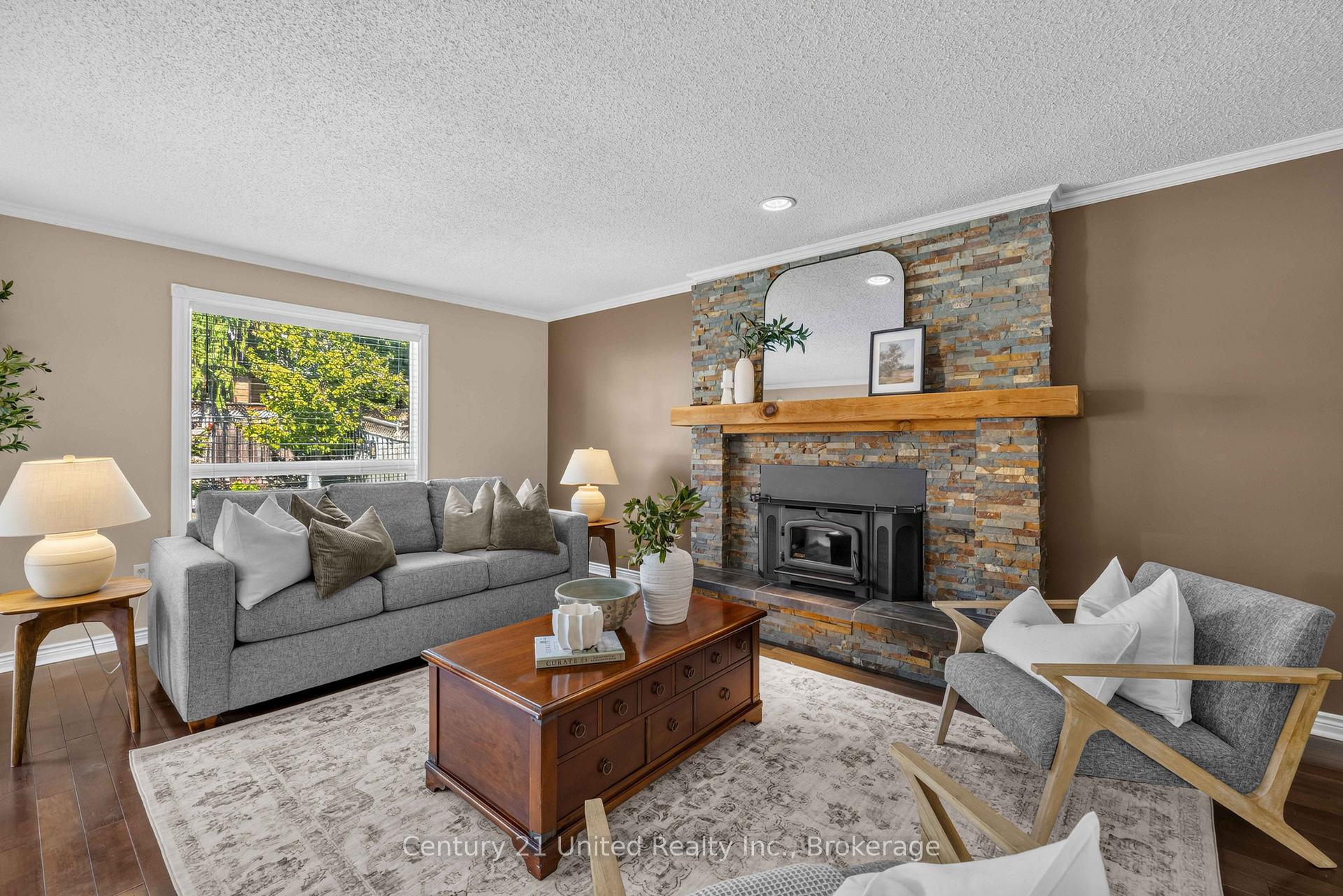 Photo 5 of 59 Waverly Street, Oshawa, McLaughlin — HOMEH