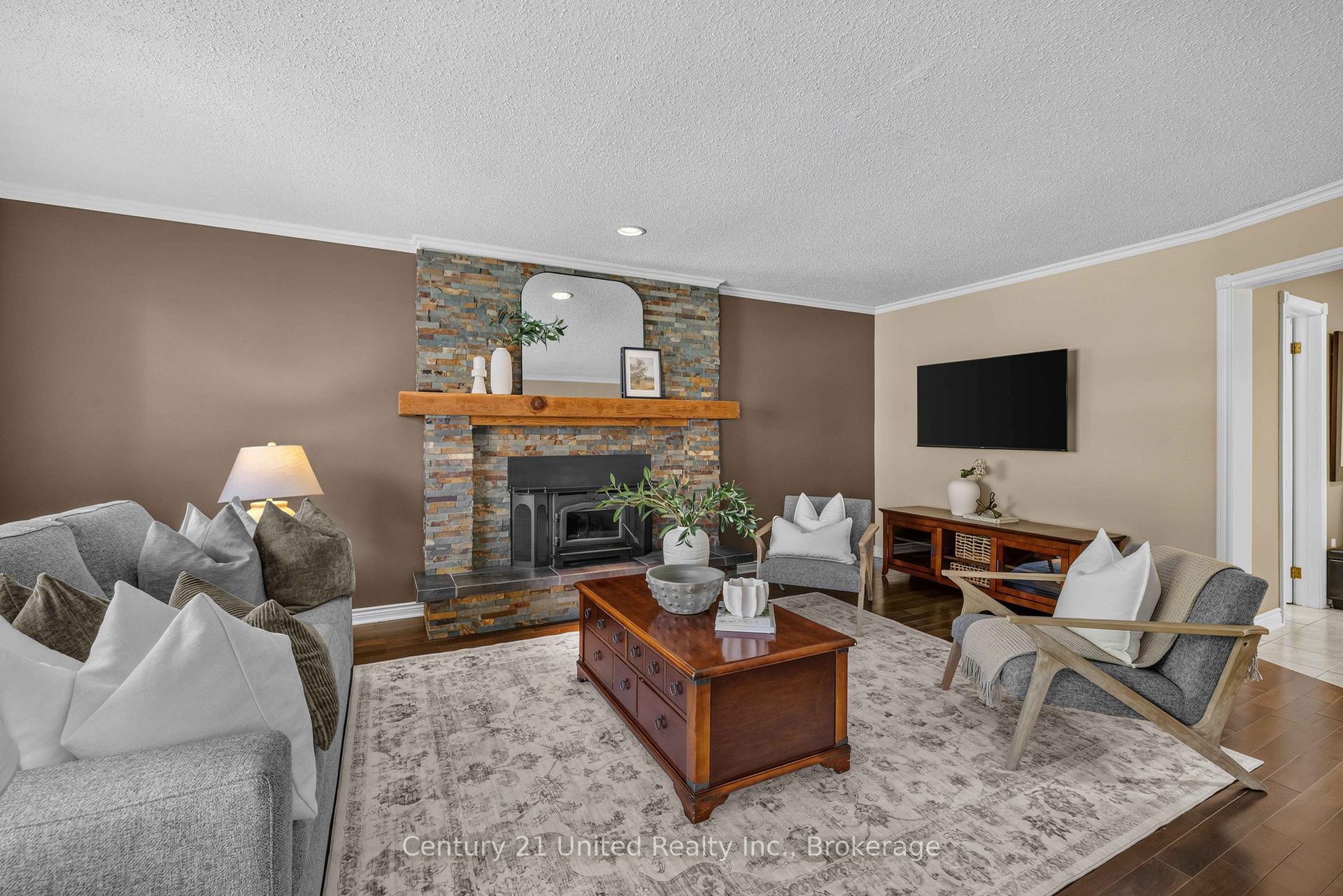 Photo 6 of 59 Waverly Street, Oshawa, McLaughlin — HOMEH