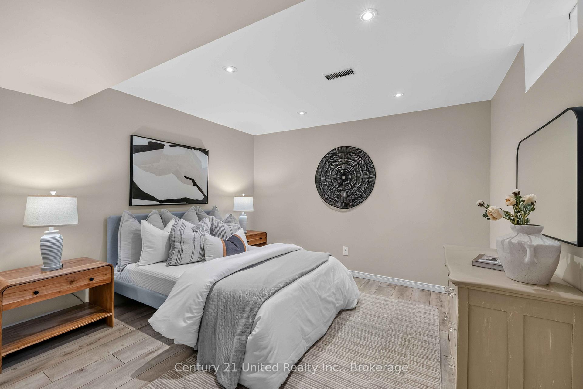 Photo 31 of 59 Waverly Street, Oshawa, McLaughlin — HOMEH