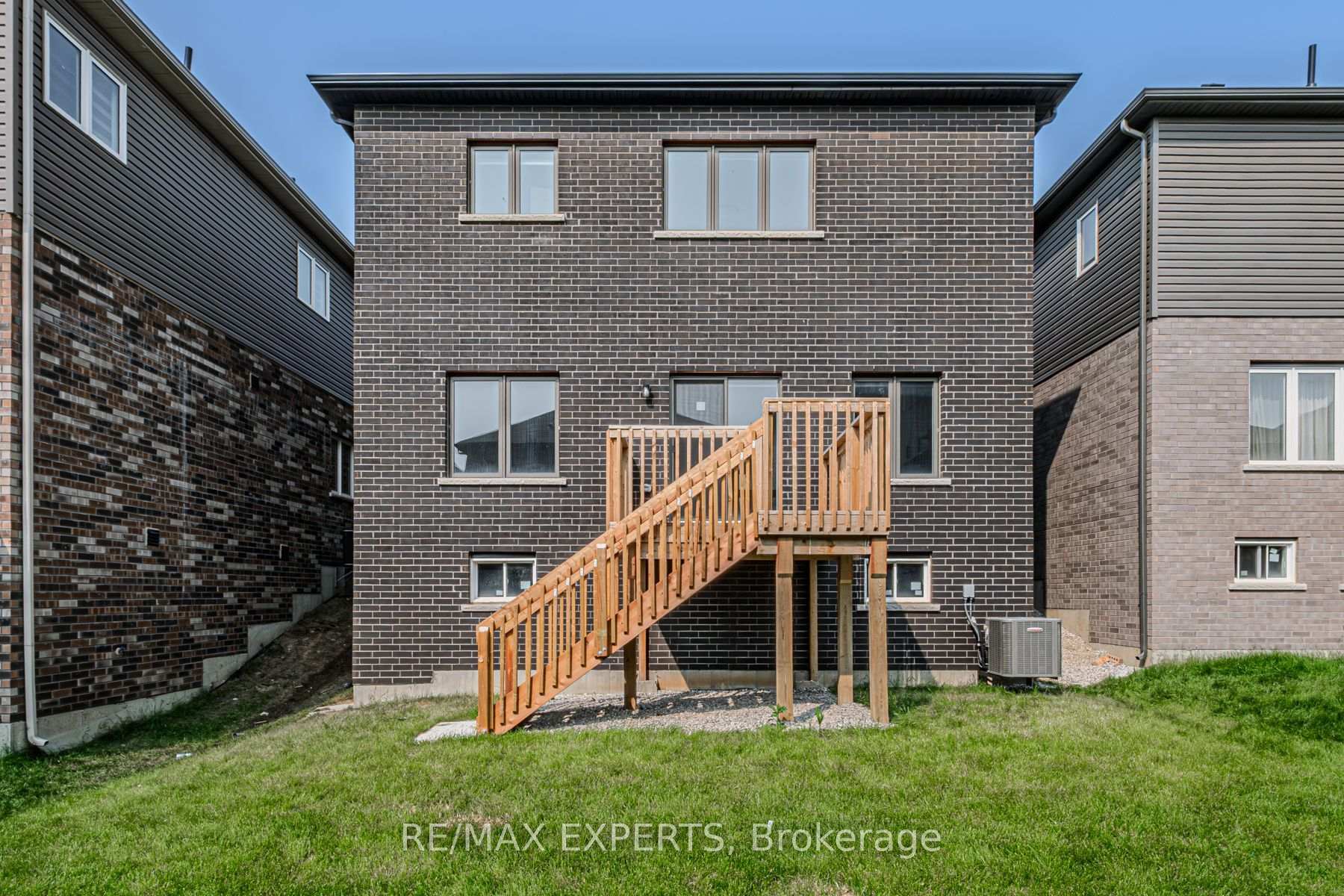 Photo 5 of 15 Stokes Road, Brant, Paris — HOMEH