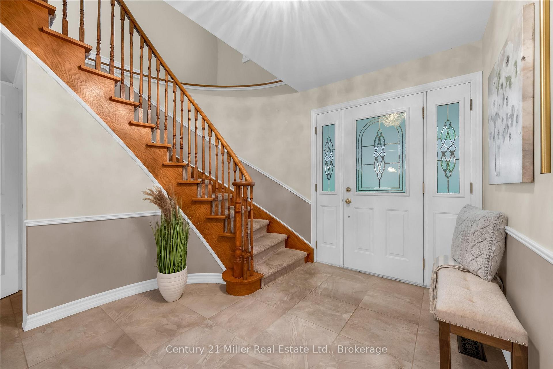 Photo 4 of 1482 Caulder Drive, Oakville, Morrison — HOMEH