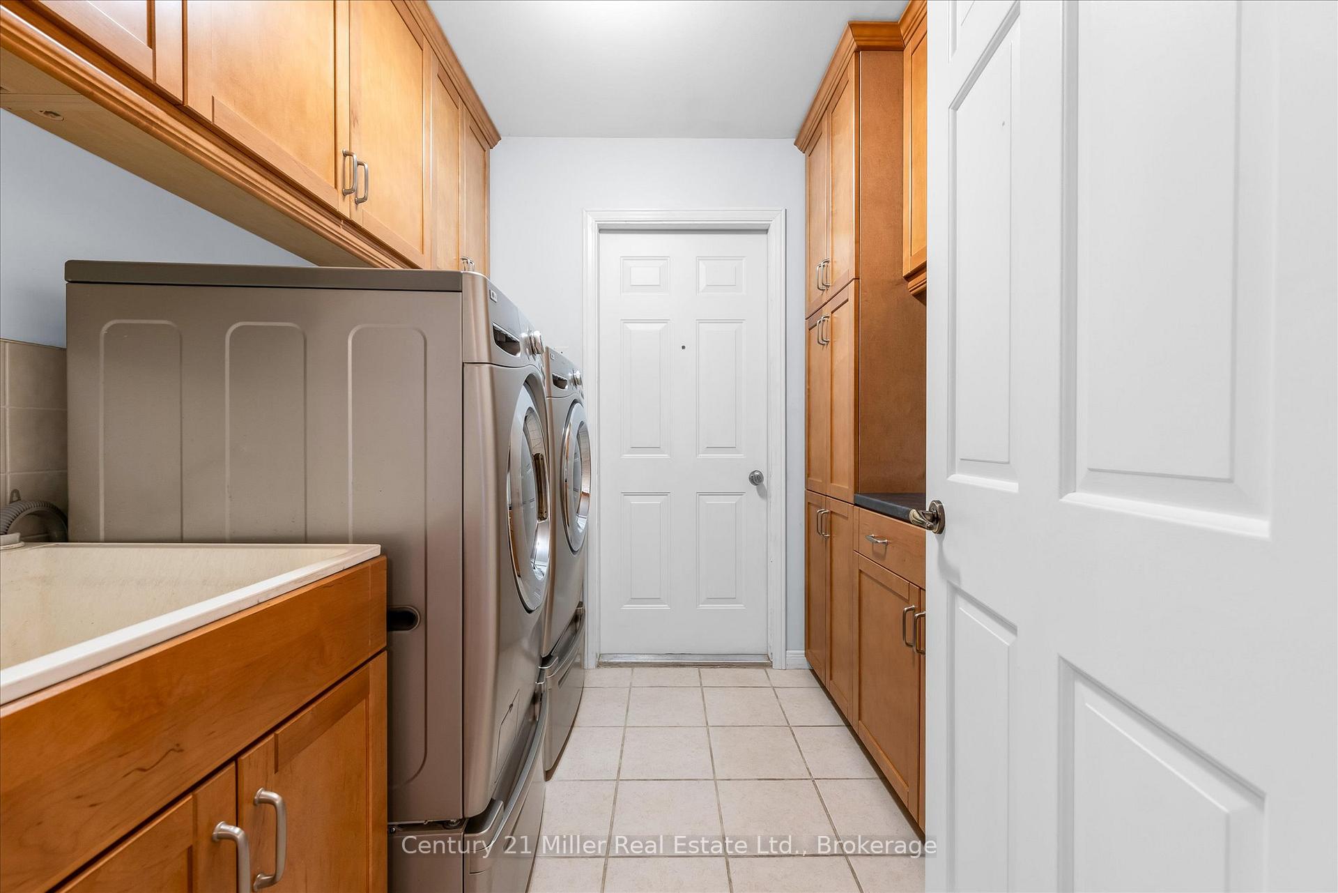 Photo 7 of 1482 Caulder Drive, Oakville, Morrison — HOMEH