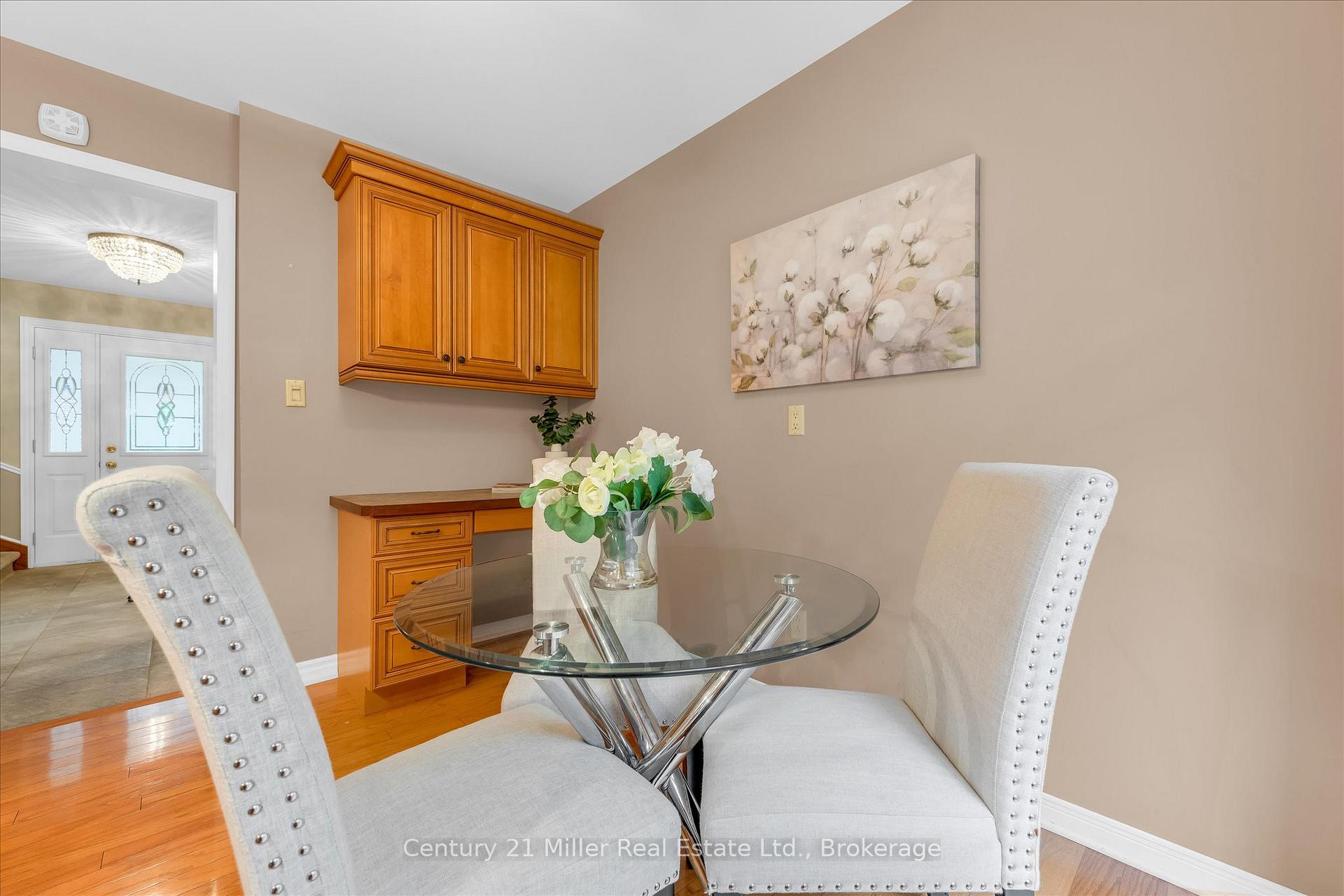 Photo 12 of 1482 Caulder Drive, Oakville, Morrison — HOMEH