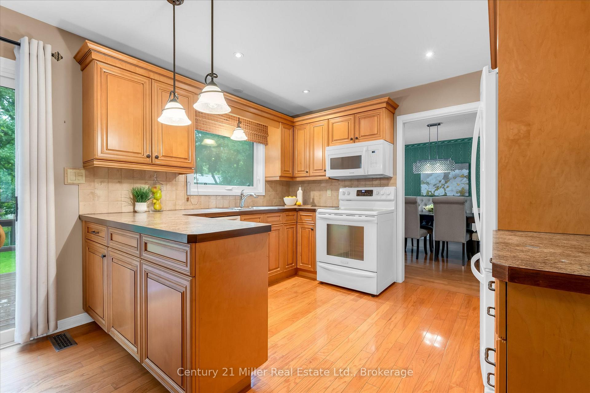 Photo 13 of 1482 Caulder Drive, Oakville, Morrison — HOMEH