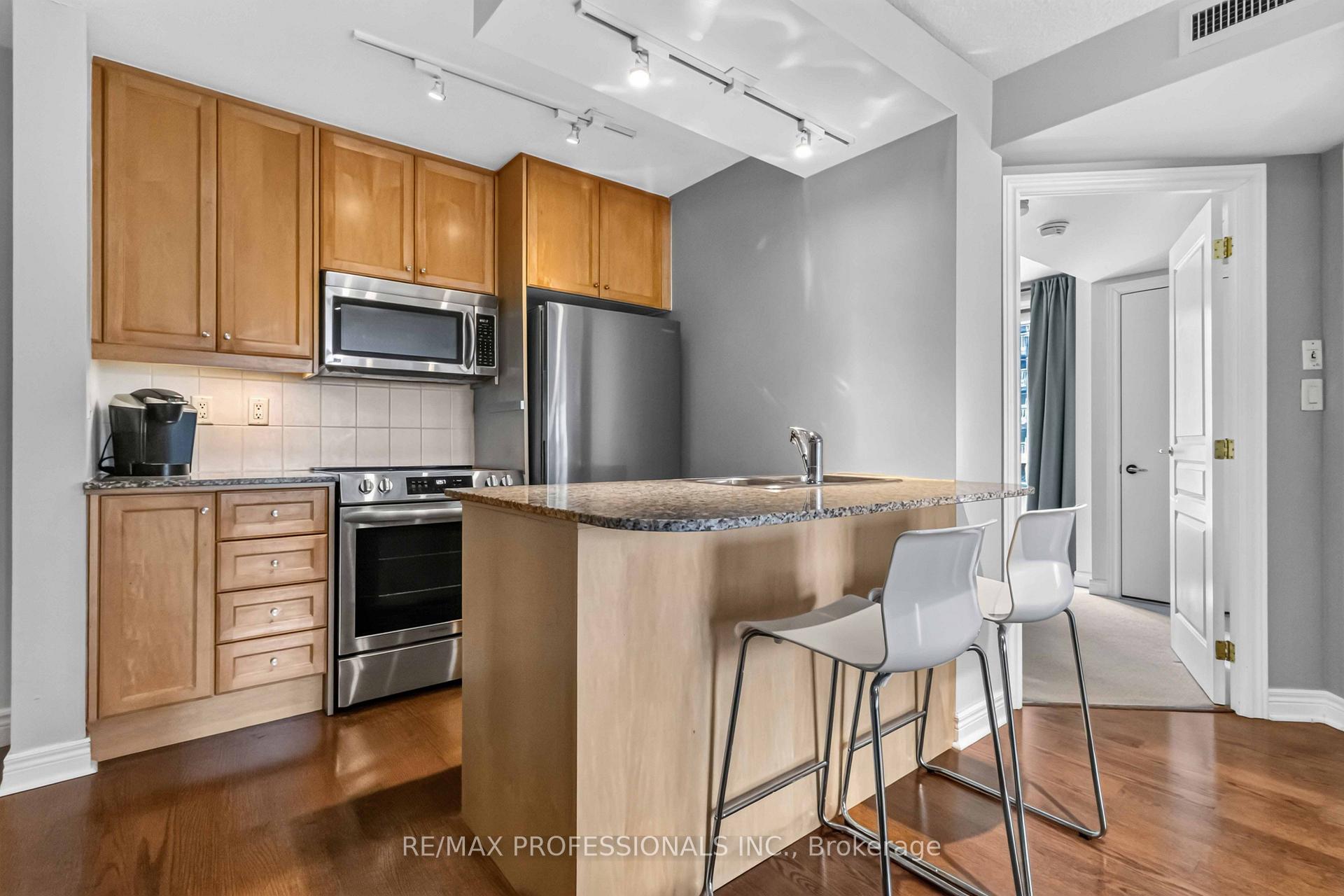 Photo 2 of Unit 601, 100 Hayden Street, Toronto, Church-Yonge Corridor — HOMEH