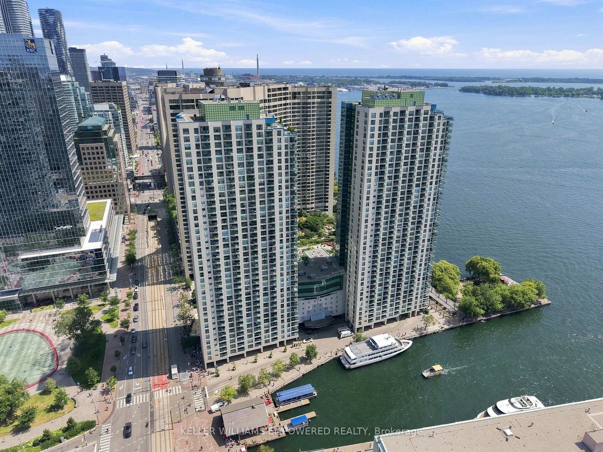 Photo 6 of Unit 1303, 77 Harbour Square, Toronto, Waterfront Communities — HOMEH