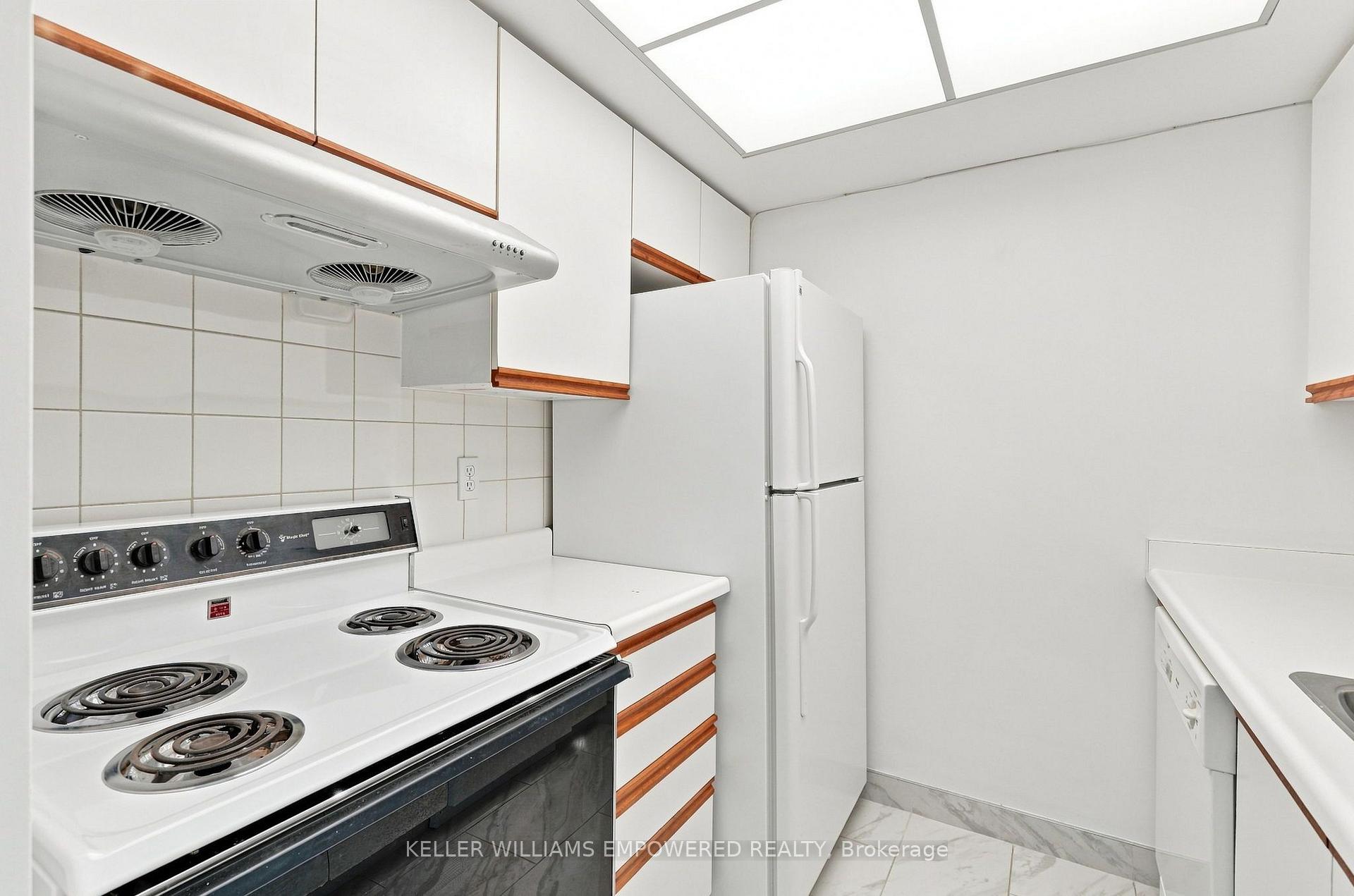 Photo 13 of Unit 1303, 77 Harbour Square, Toronto, Waterfront Communities — HOMEH