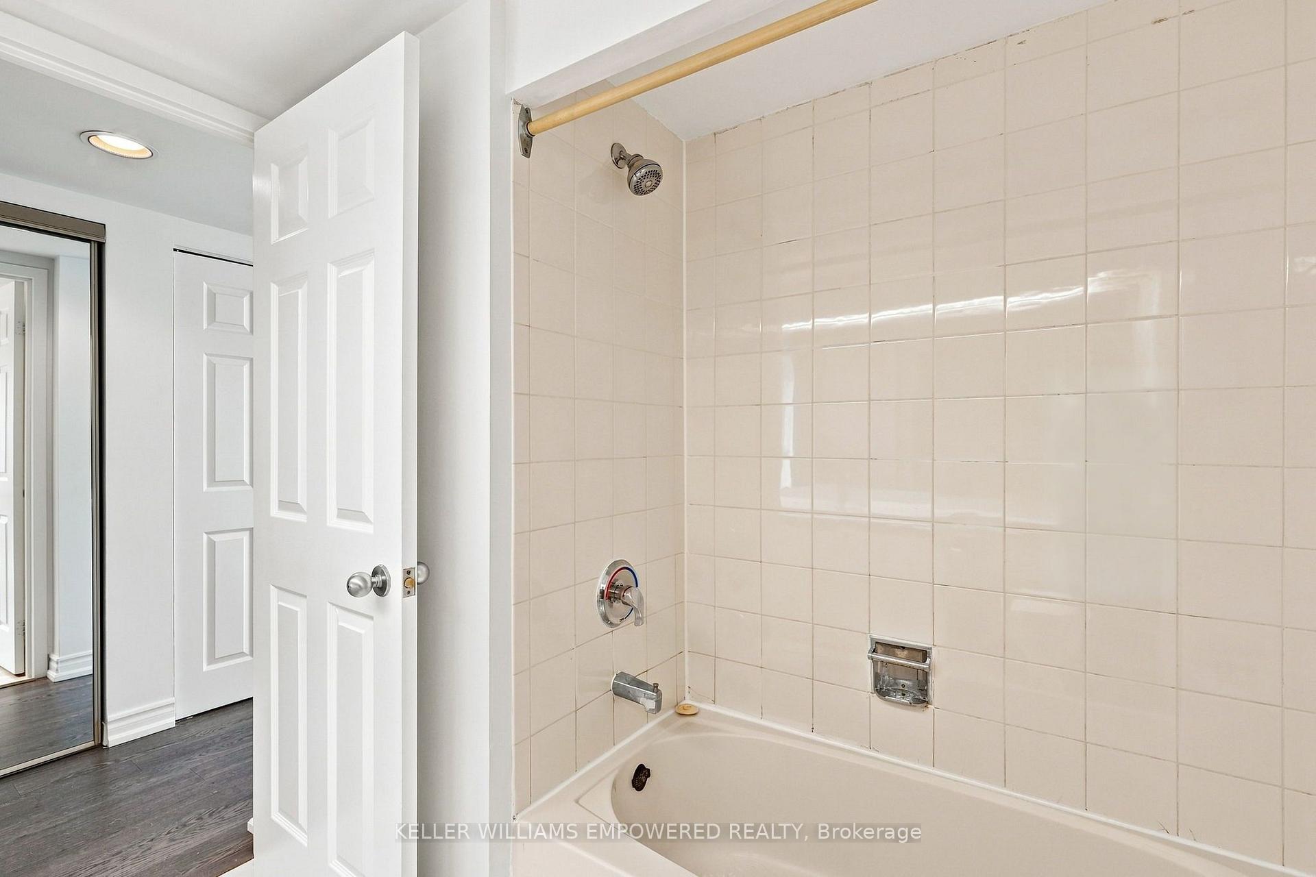 Photo 17 of Unit 1303, 77 Harbour Square, Toronto, Waterfront Communities — HOMEH