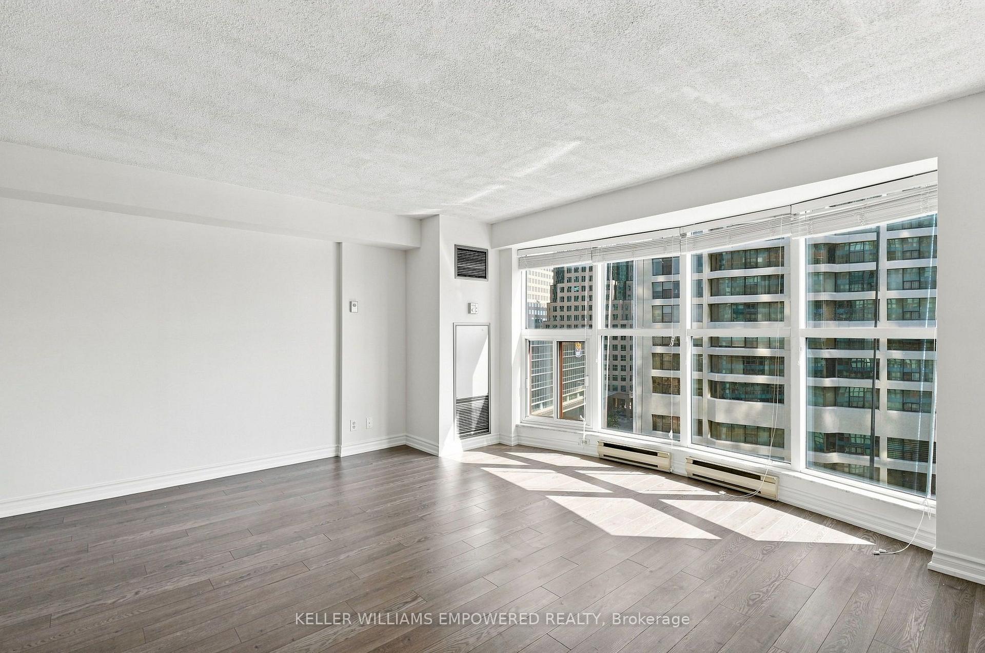Photo 22 of Unit 1303, 77 Harbour Square, Toronto, Waterfront Communities — HOMEH
