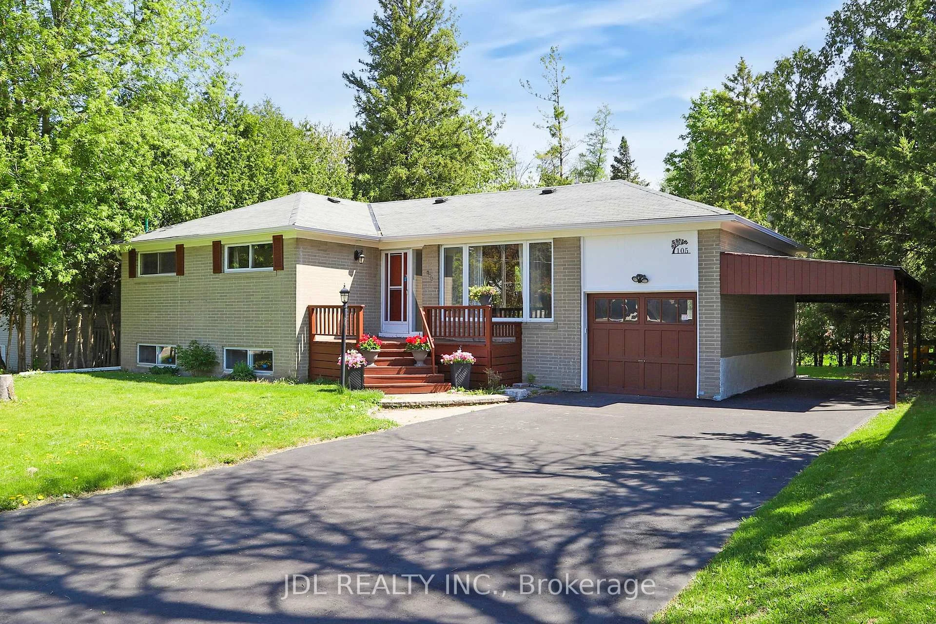 Photo 2 of 105 Park Avenue, Newmarket, Central Newmarket — HOMEH