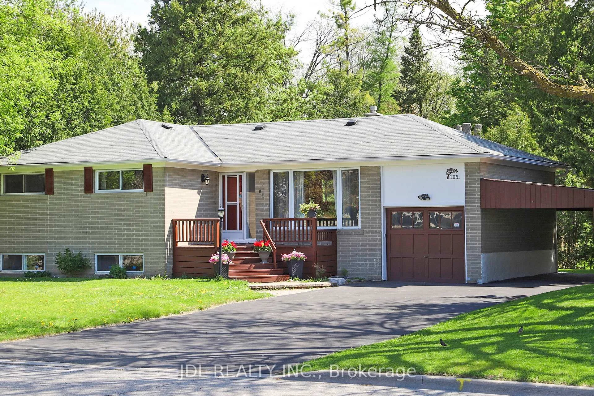 Photo 3 of 105 Park Avenue, Newmarket, Central Newmarket — HOMEH
