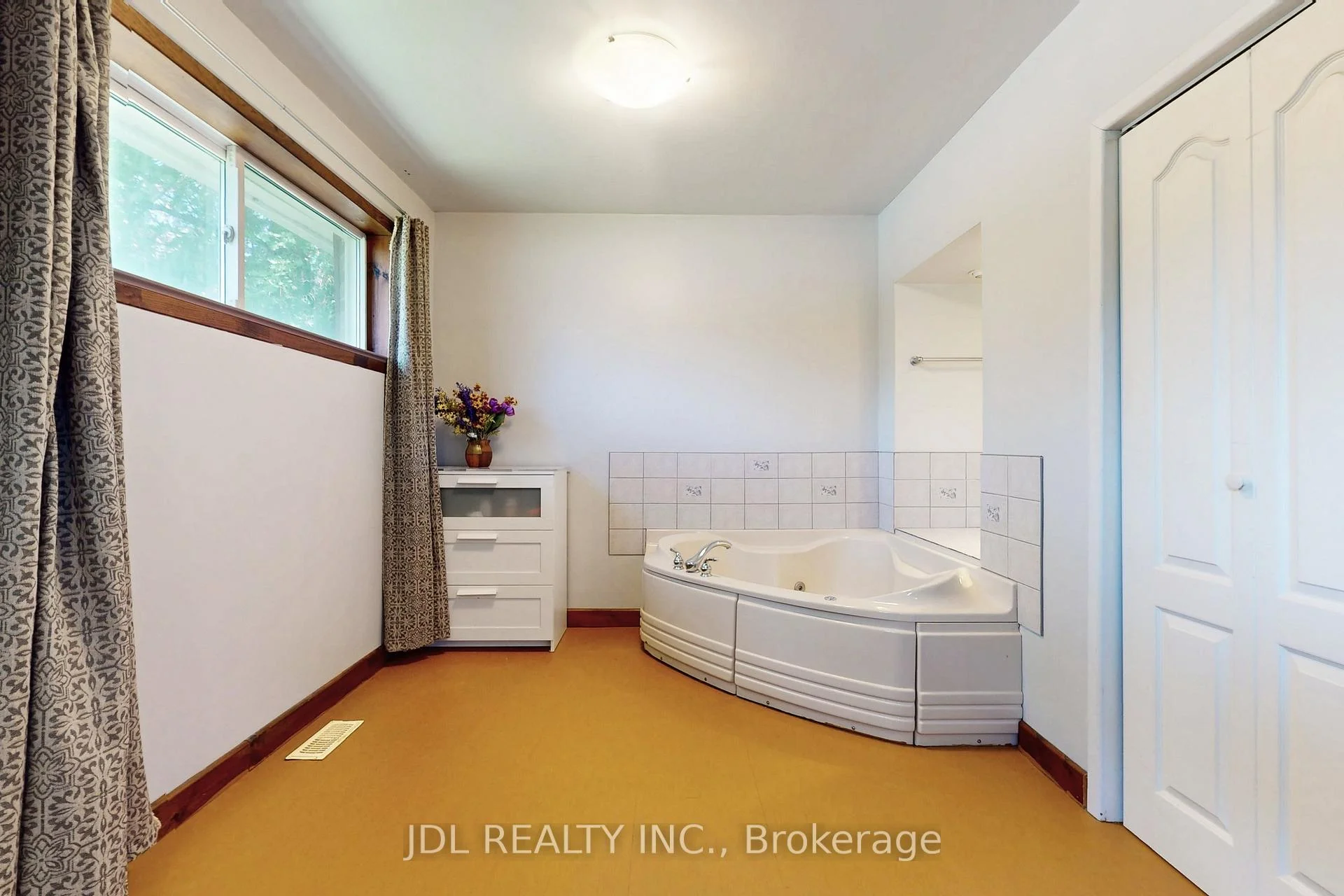 Photo 18 of 105 Park Avenue, Newmarket, Central Newmarket — HOMEH