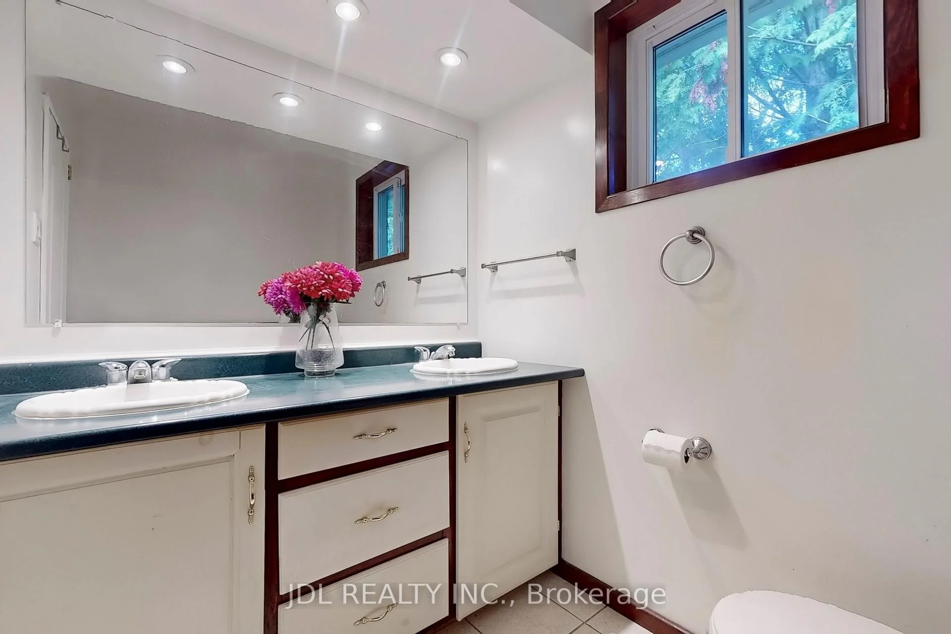 Photo 21 of 105 Park Avenue, Newmarket, Central Newmarket — HOMEH