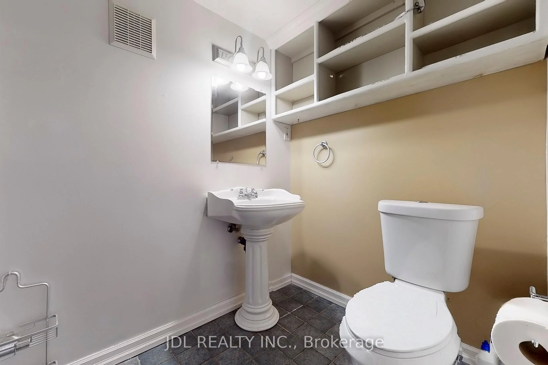 Photo 31 of 105 Park Avenue, Newmarket, Central Newmarket — HOMEH