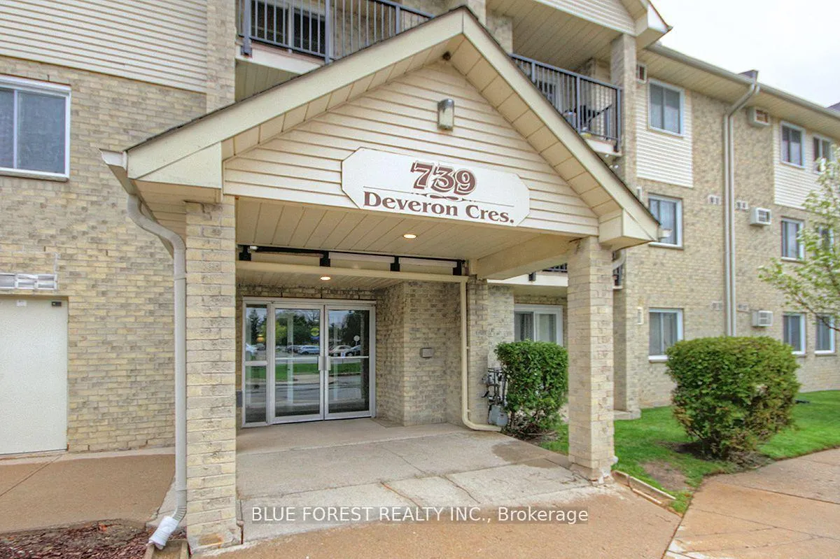 Front of Unit 209, 739 Deveron Crescent