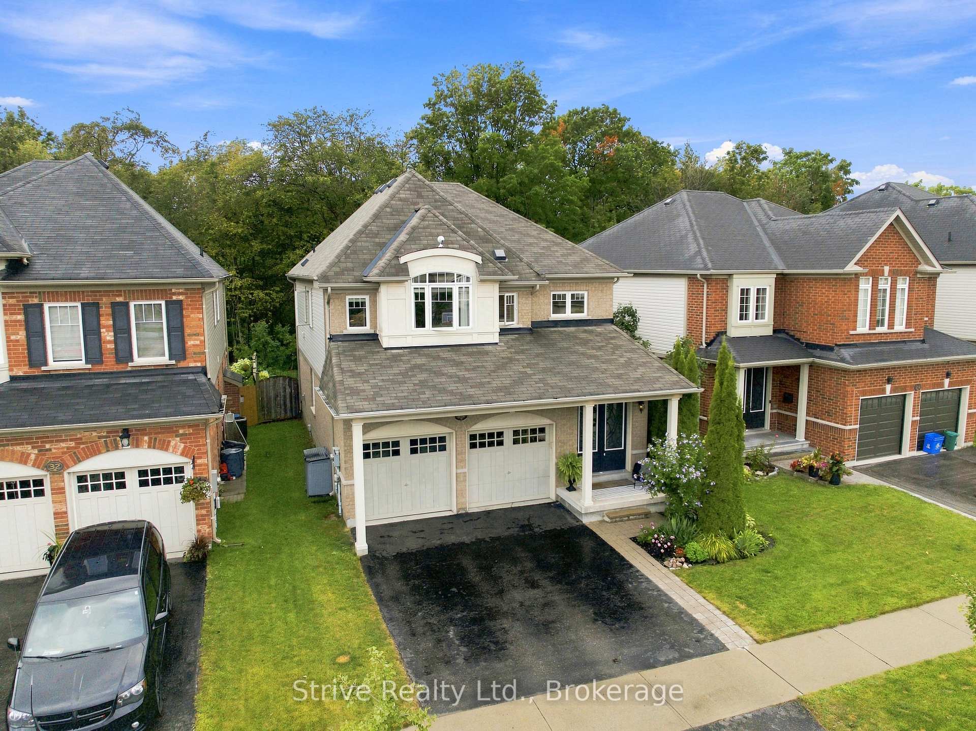 Photo 2 of 28 Woolacott Lane, Clarington, Bowmanville — HOMEH