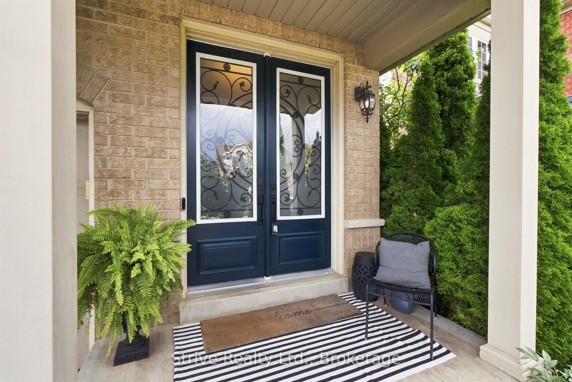 Photo 3 of 28 Woolacott Lane, Clarington, Bowmanville — HOMEH