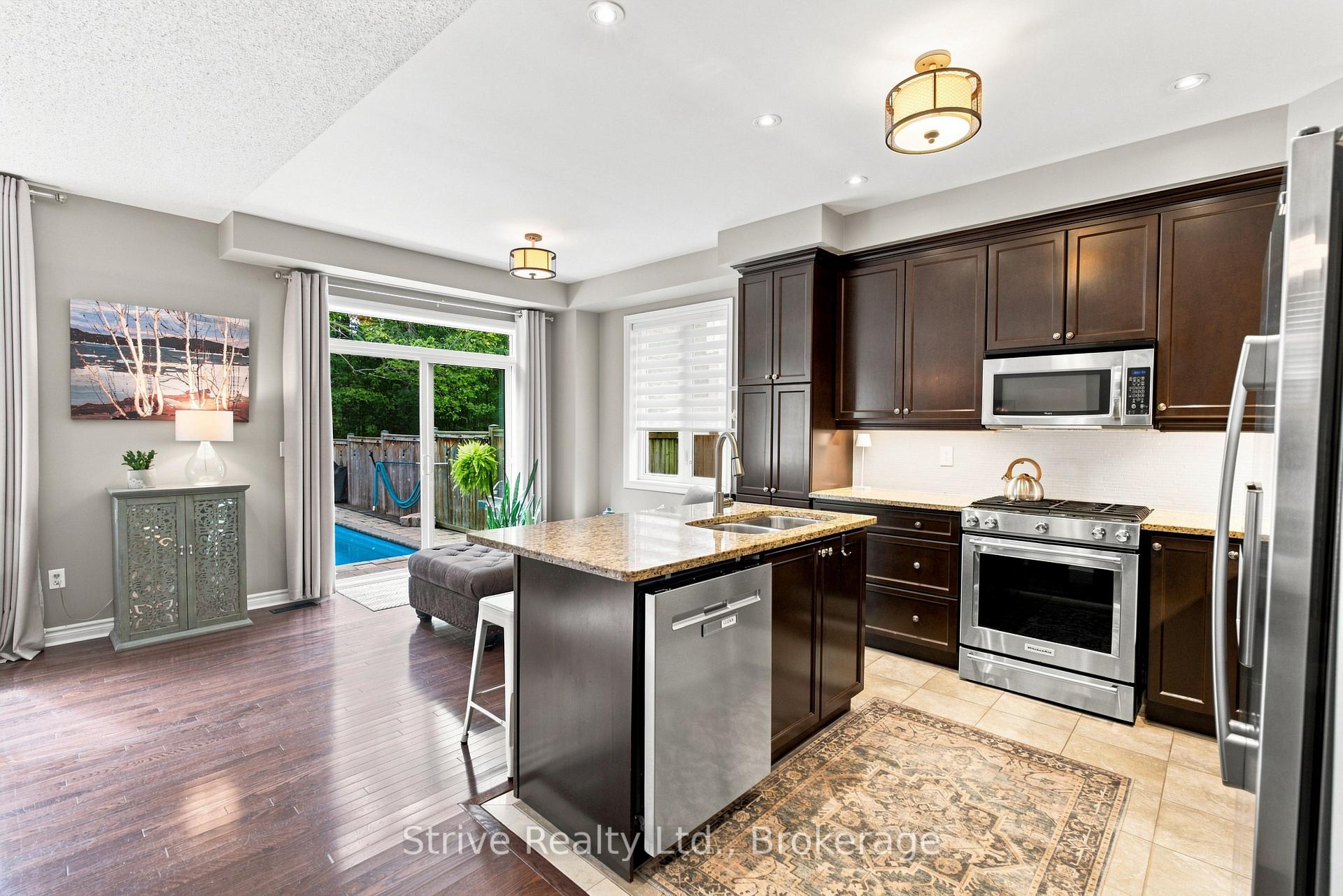 Photo 7 of 28 Woolacott Lane, Clarington, Bowmanville — HOMEH