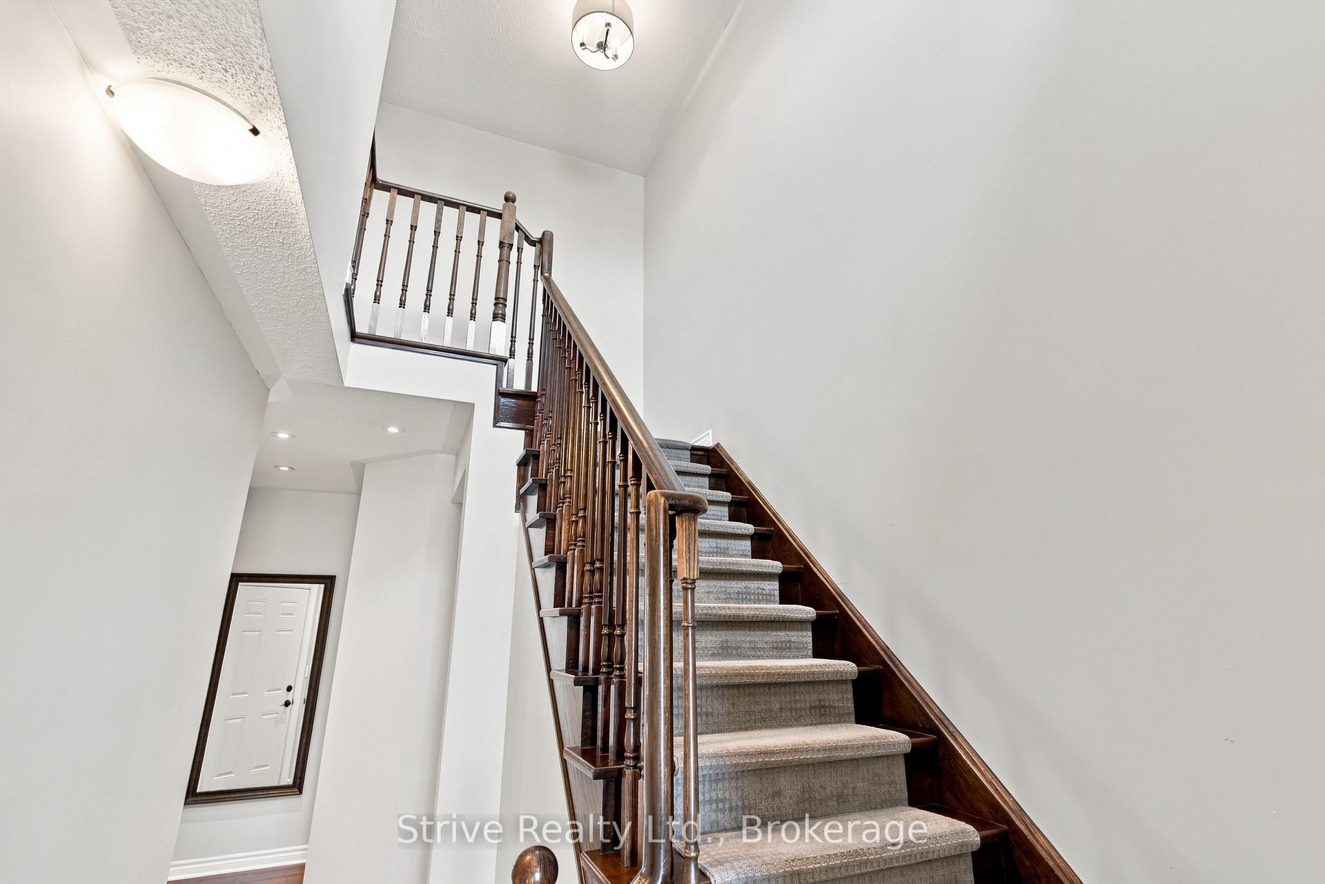 Photo 16 of 28 Woolacott Lane, Clarington, Bowmanville — HOMEH