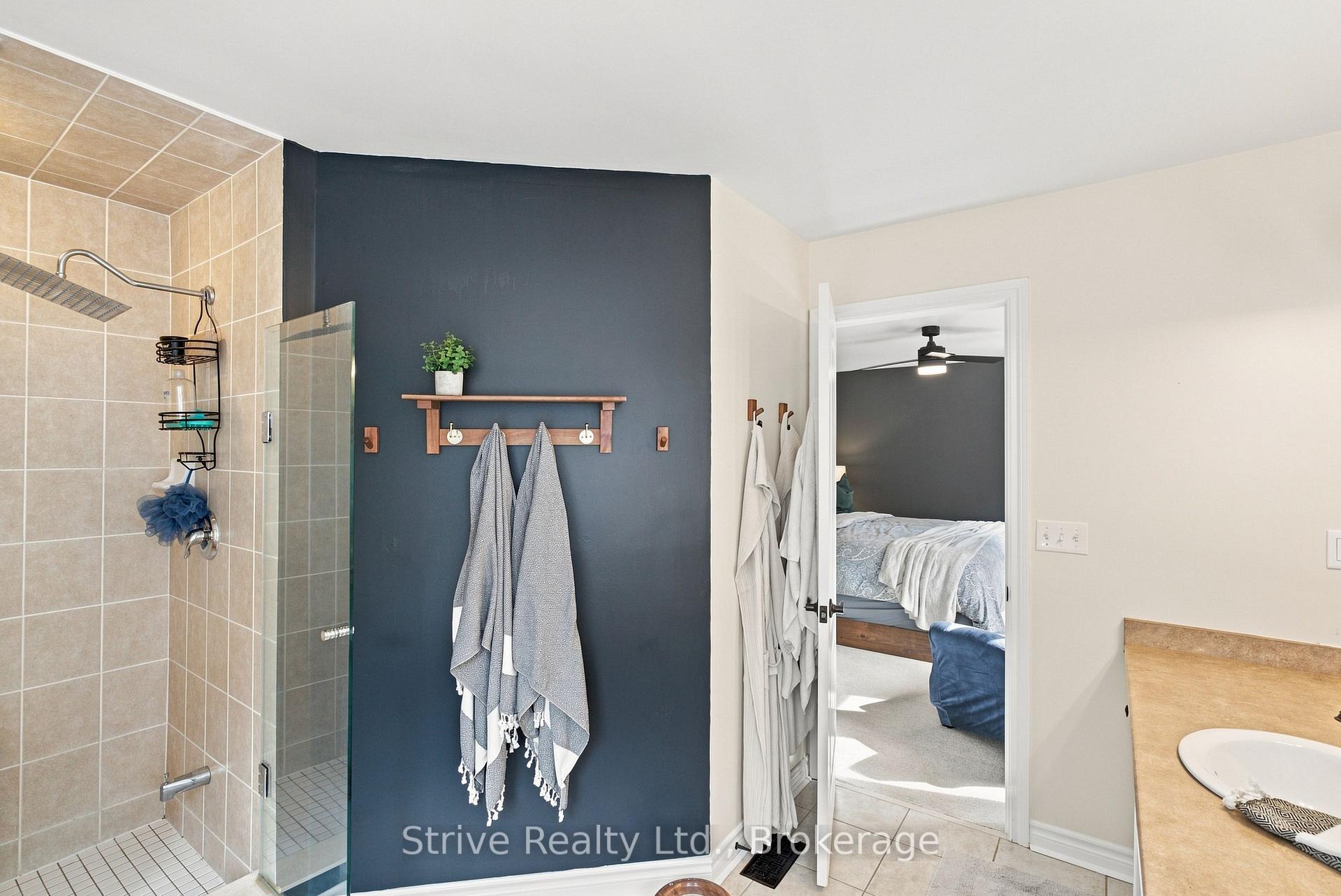 Photo 24 of 28 Woolacott Lane, Clarington, Bowmanville — HOMEH