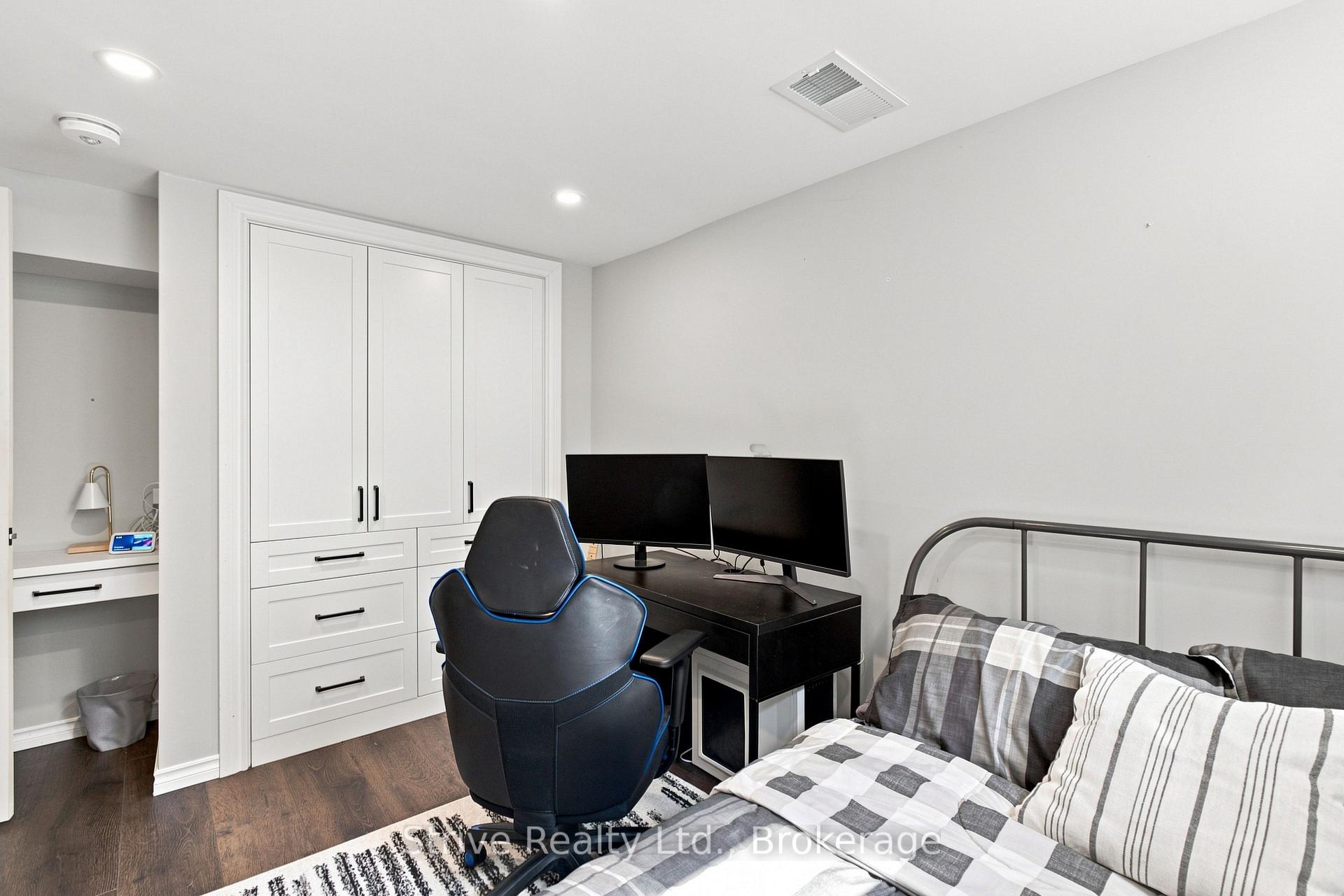 Photo 30 of 28 Woolacott Lane, Clarington, Bowmanville — HOMEH