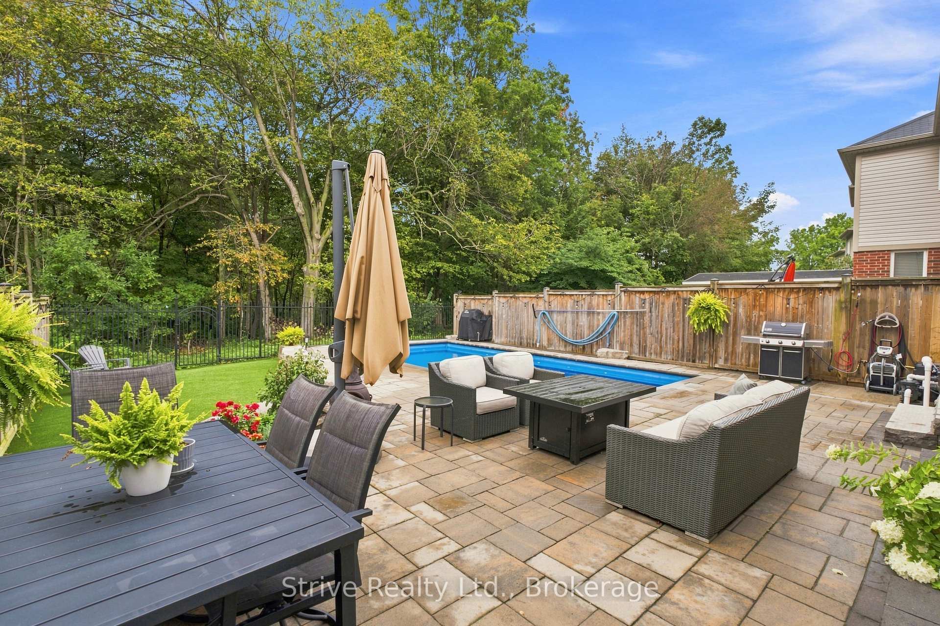 Photo 35 of 28 Woolacott Lane, Clarington, Bowmanville — HOMEH