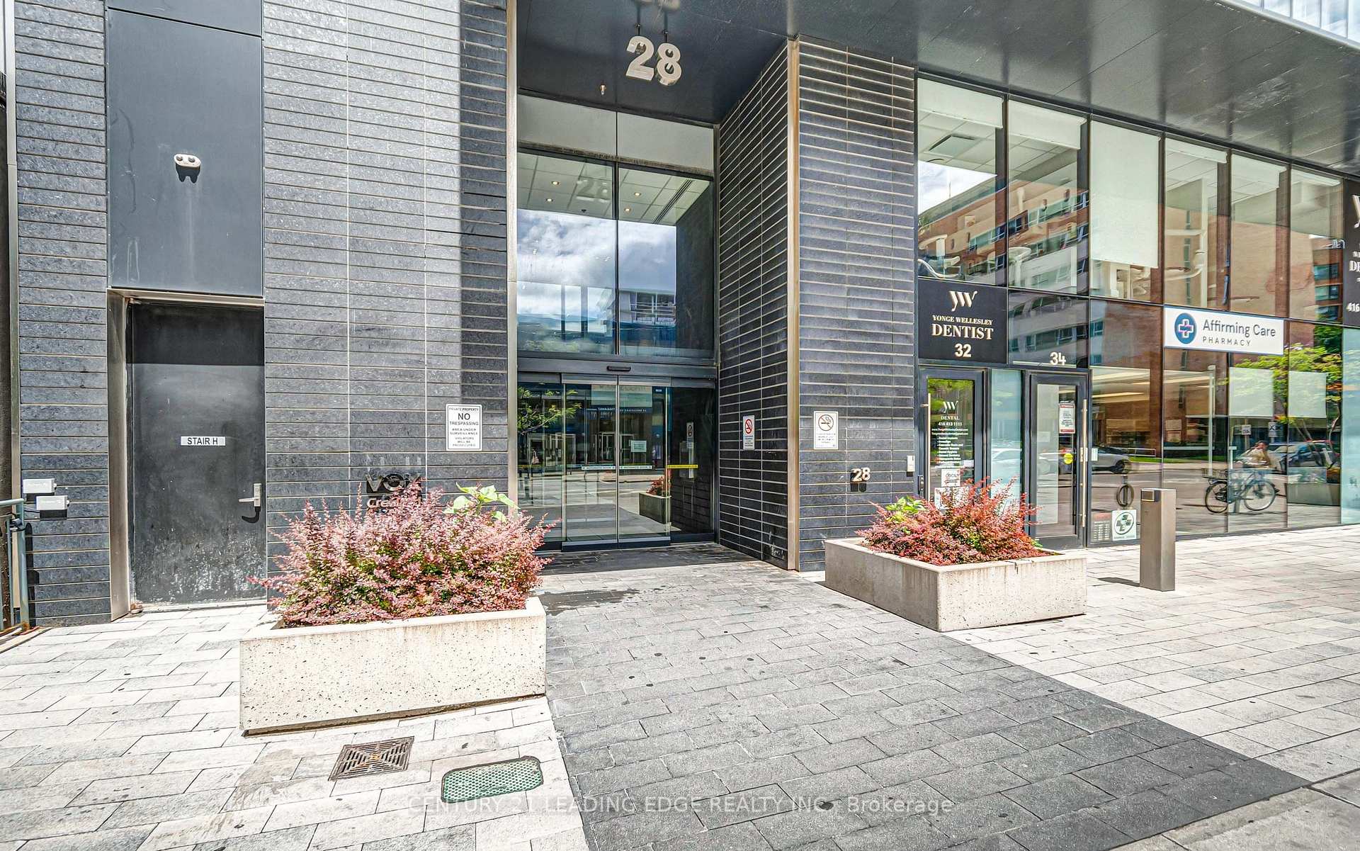 Photo 2 of Unit 3208, 28 Wellesley Street E, Toronto, Church-Yonge Corridor — HOMEH