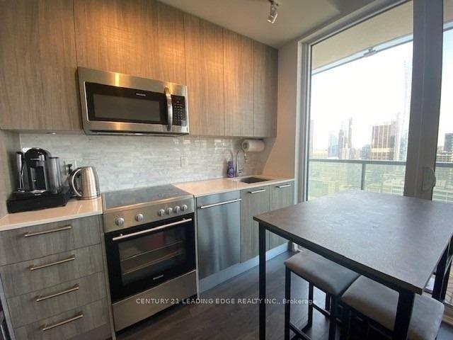 Photo 5 of Unit 3208, 28 Wellesley Street E, Toronto, Church-Yonge Corridor — HOMEH