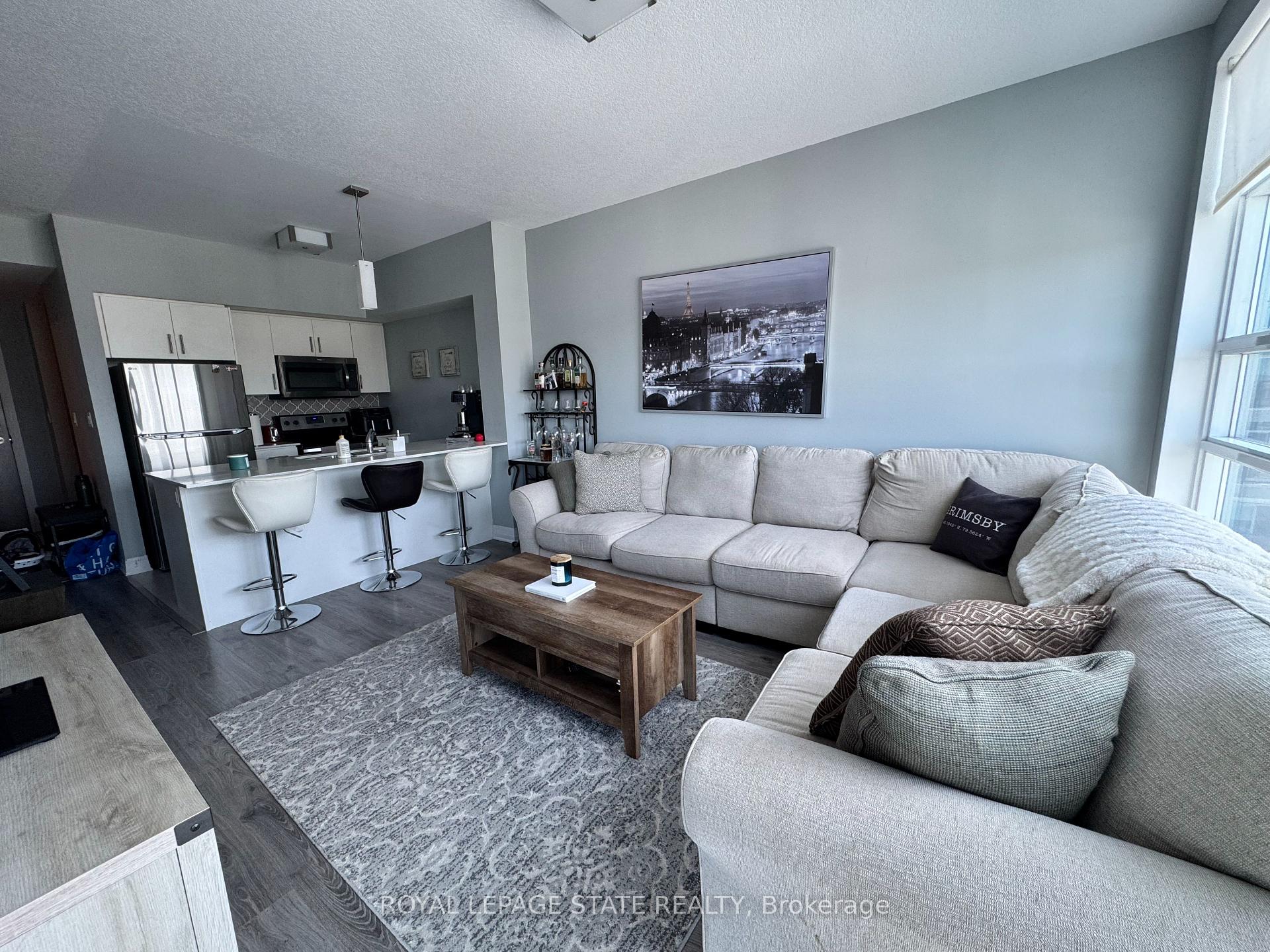 Photo 9 of Unit 404, 10 Concord Place, Grimsby, Grimsby Beach — HOMEH