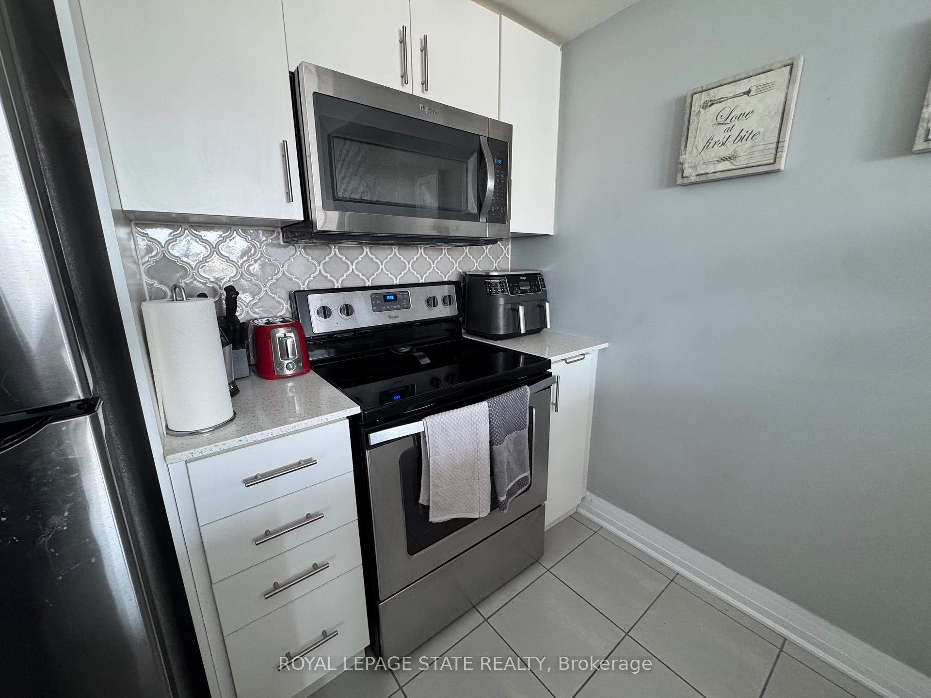 Photo 11 of Unit 404, 10 Concord Place, Grimsby, Grimsby Beach — HOMEH