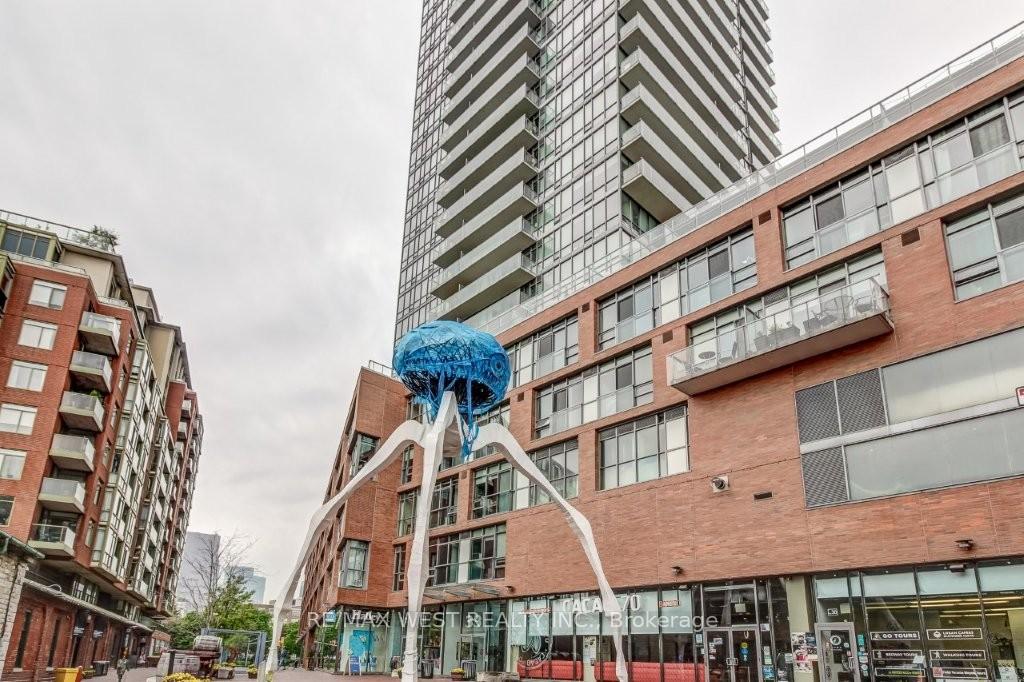 Photo 3 of Unit 1604, 33 Mill Street, Toronto, Waterfront Communities — HOMEH
