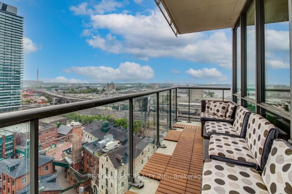Photo 18 of Unit 1604, 33 Mill Street, Toronto, Waterfront Communities — HOMEH