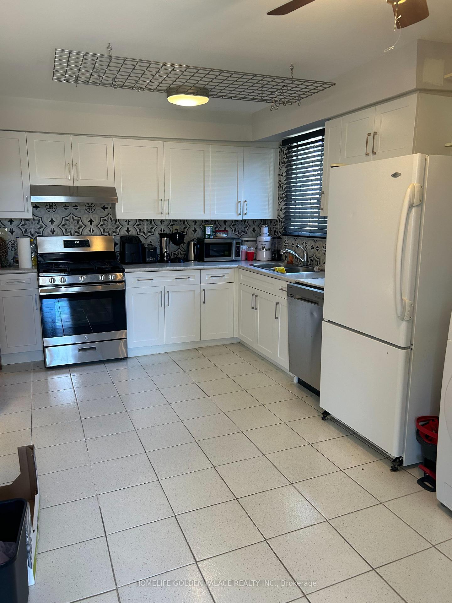 Photo 3 of 237 Pleasant Boulevard, Georgina, Keswick South — HOMEH