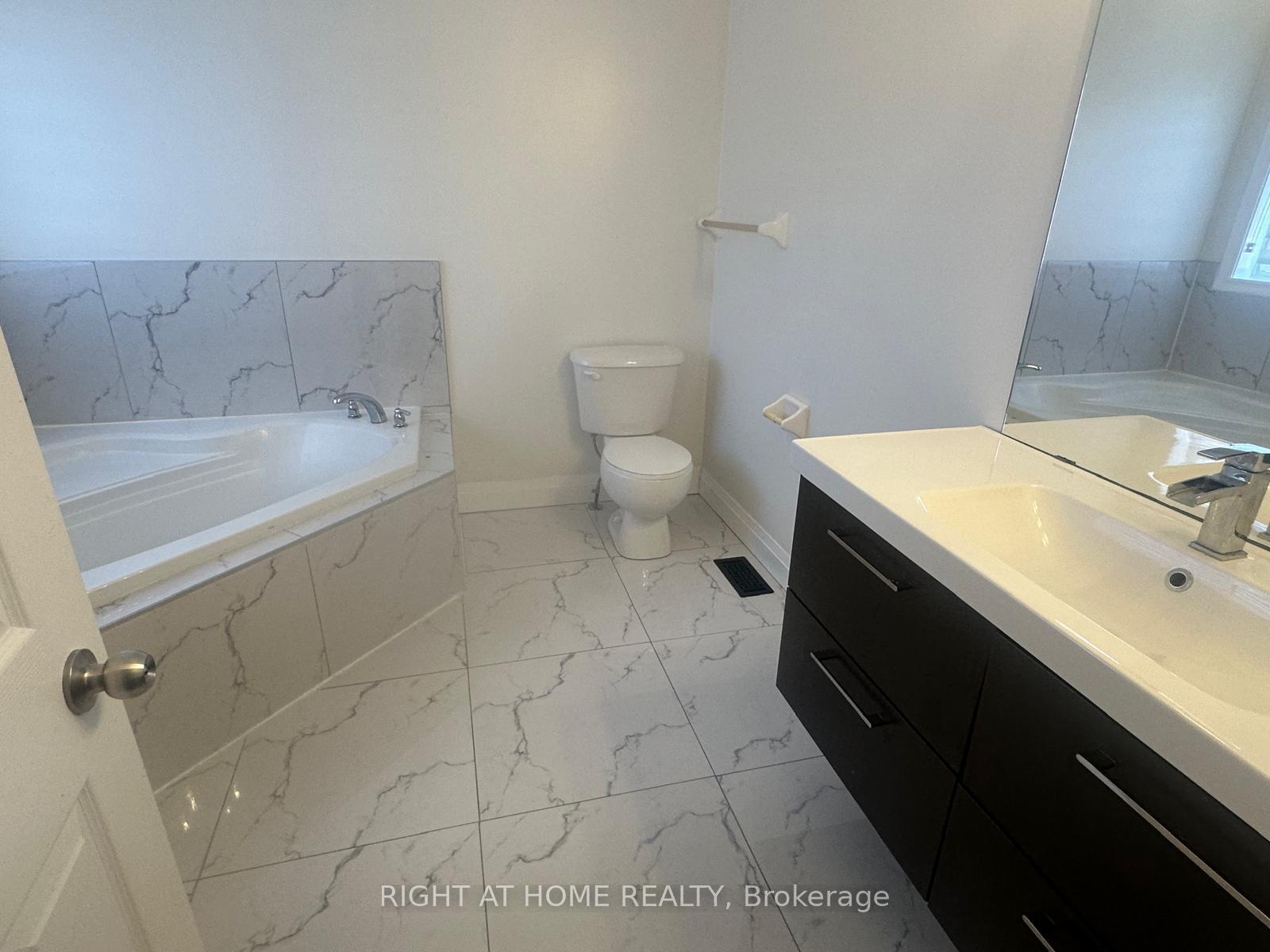 Photo 12 of 1015 Mccuaig Drive, Milton, Clarke — HOMEH