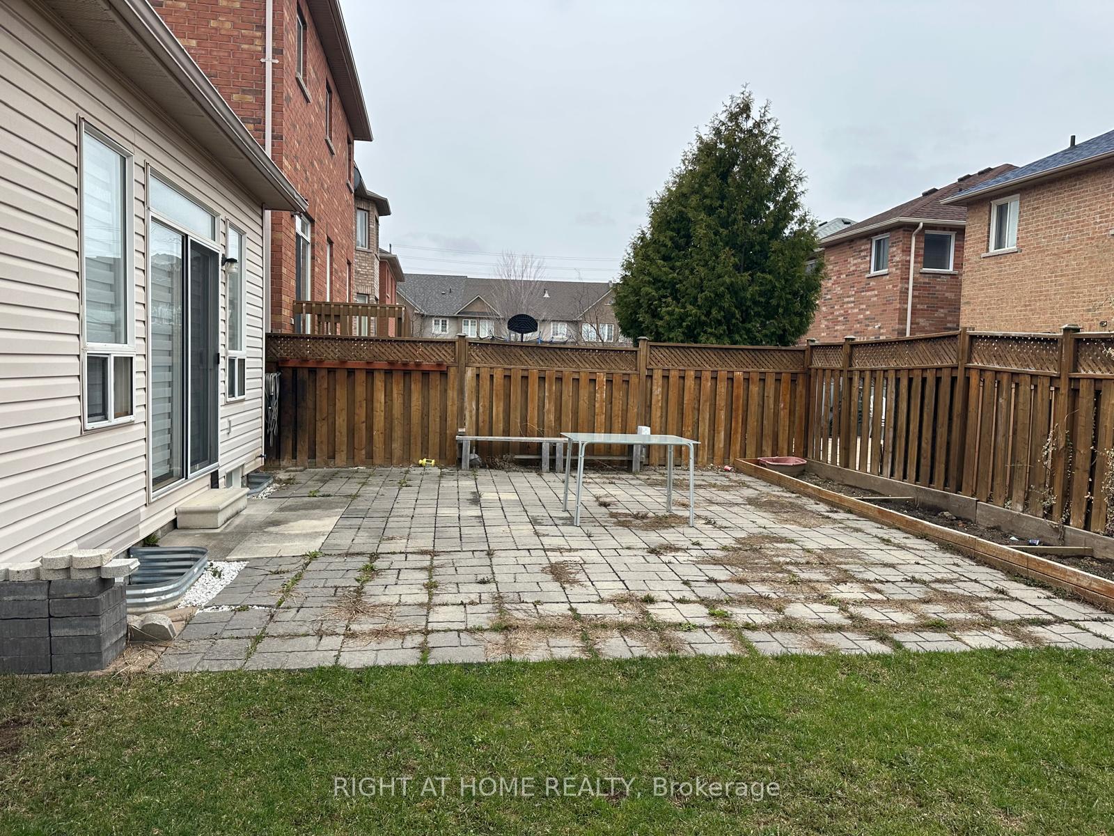 Photo 24 of 1015 Mccuaig Drive, Milton, Clarke — HOMEH