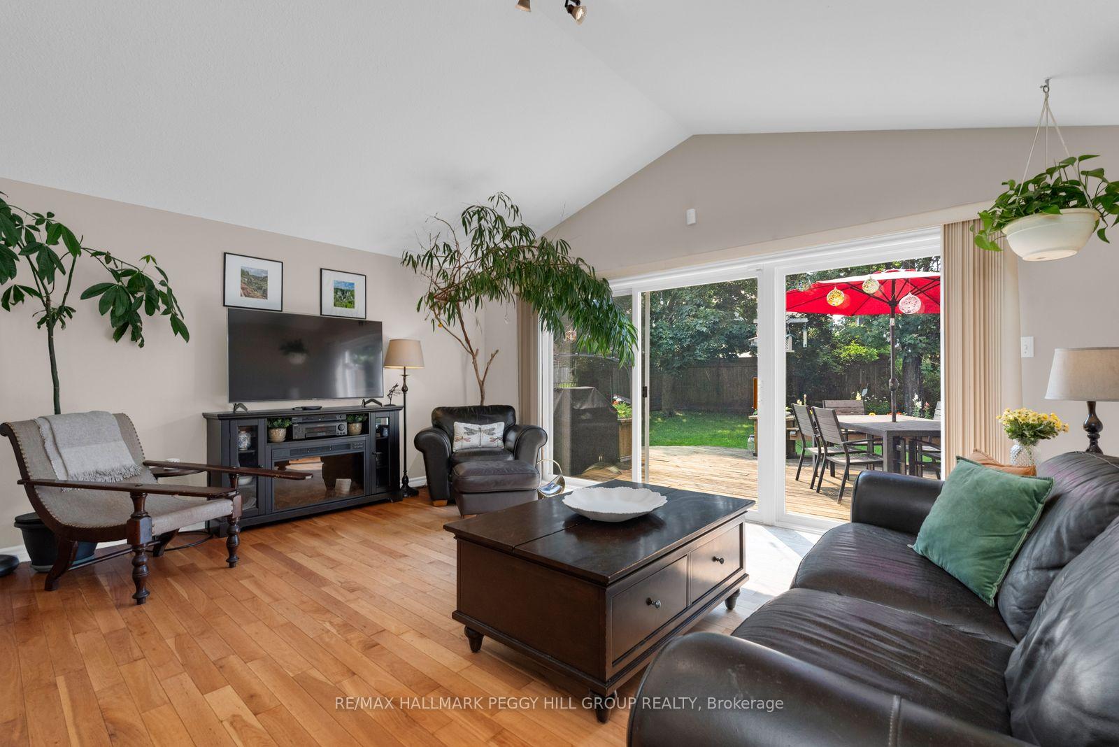 Photo 5 of 43 Nicklaus Drive, Barrie, East Bayfield — HOMEH