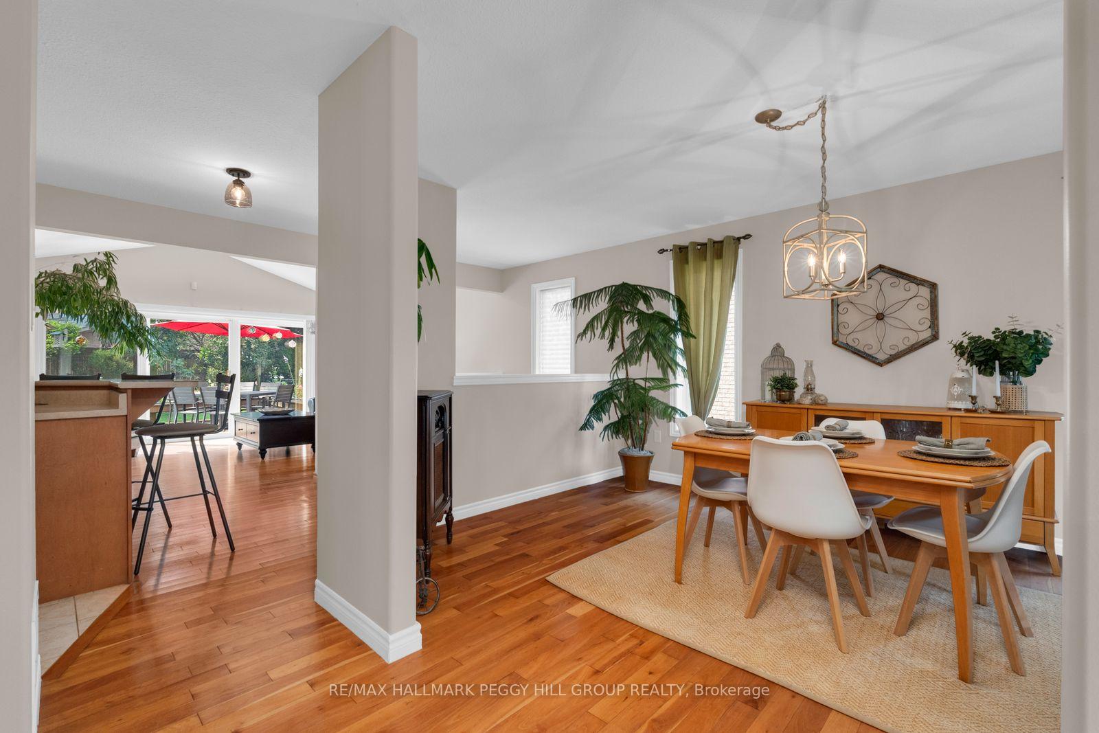 Photo 11 of 43 Nicklaus Drive, Barrie, East Bayfield — HOMEH