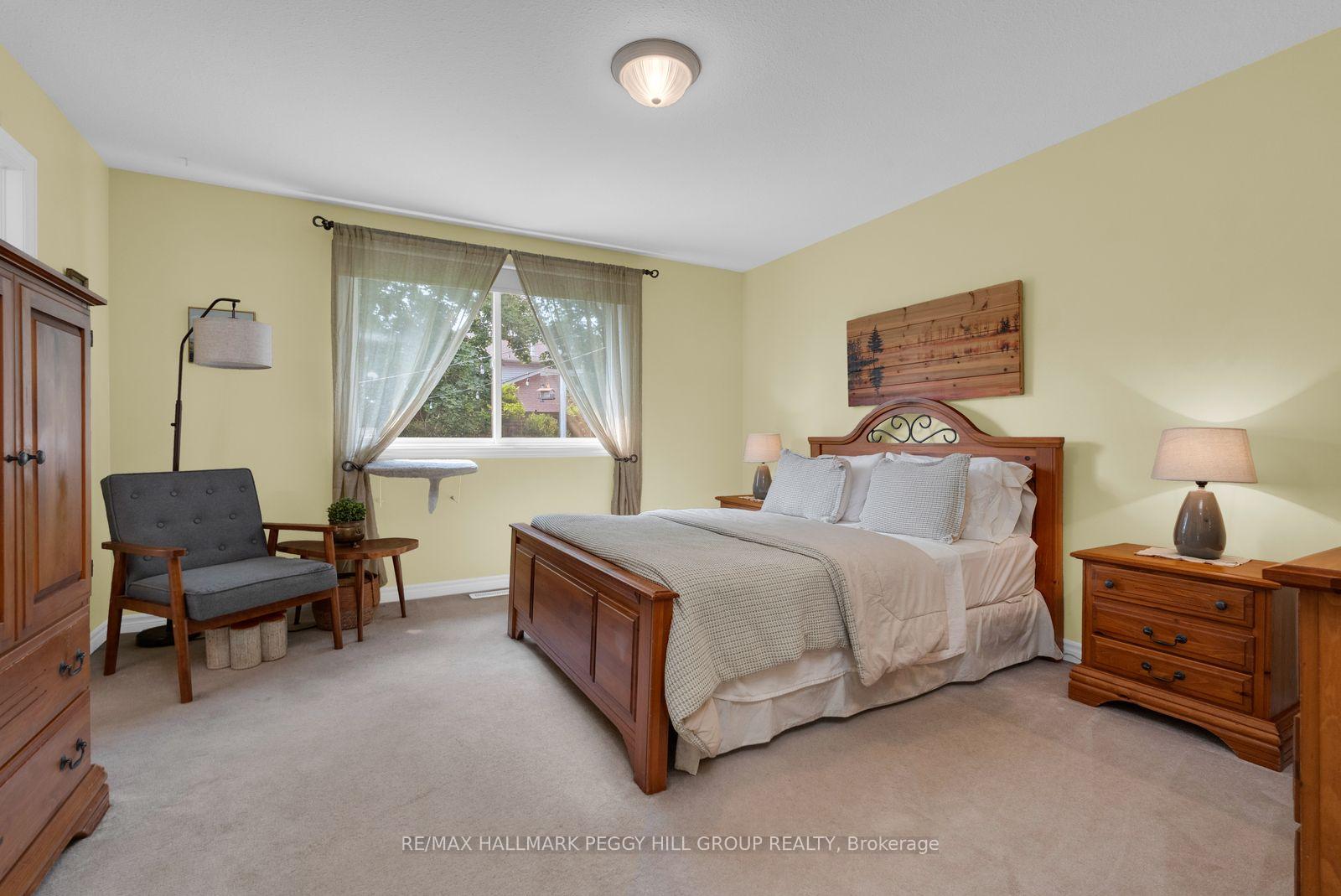 Photo 13 of 43 Nicklaus Drive, Barrie, East Bayfield — HOMEH
