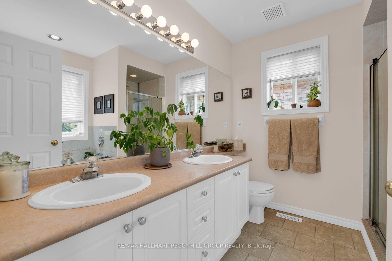 Photo 15 of 43 Nicklaus Drive, Barrie, East Bayfield — HOMEH