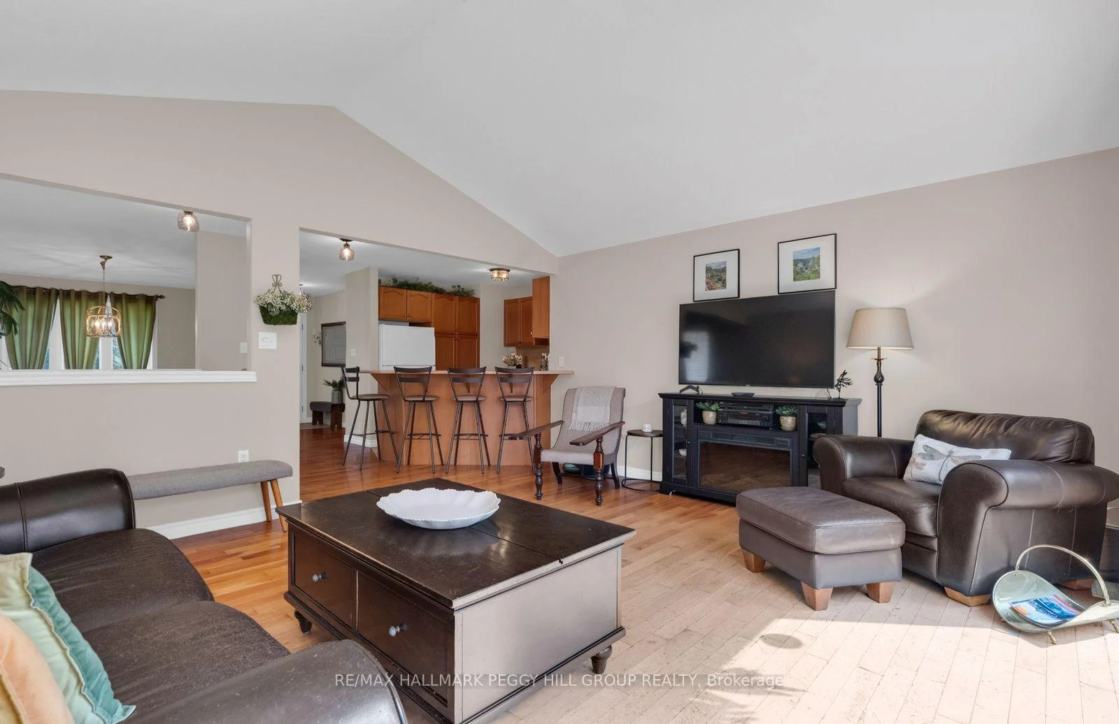 Photo 8 of 43 Nicklaus Drive, Barrie, East Bayfield — HOMEH