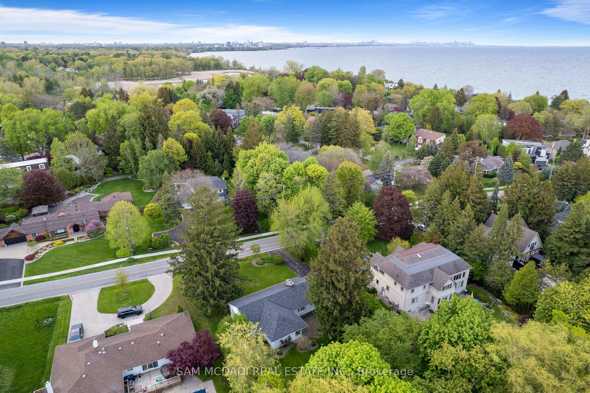 Photo 13 of 512 Bob O Link, Mississauga, Clarkson — HOMEH