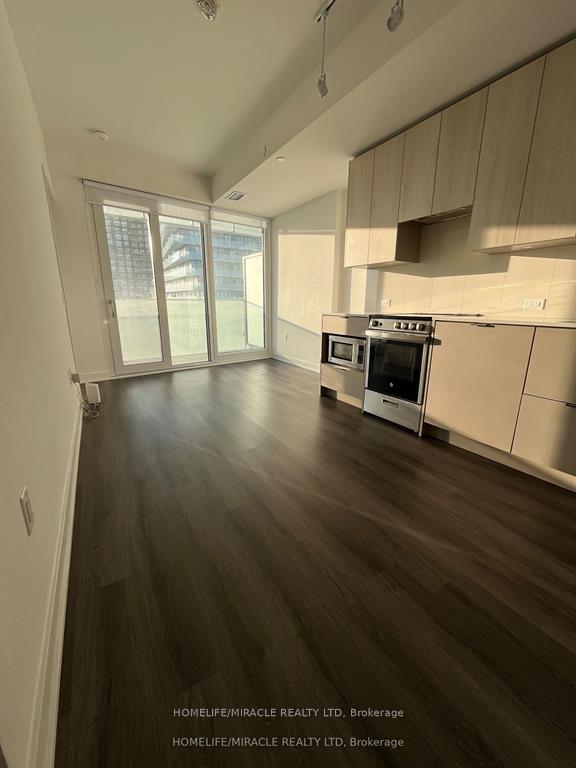 Photo 2 of Unit 2812, 3883 Quartz Road, Mississauga, City Centre — HOMEH