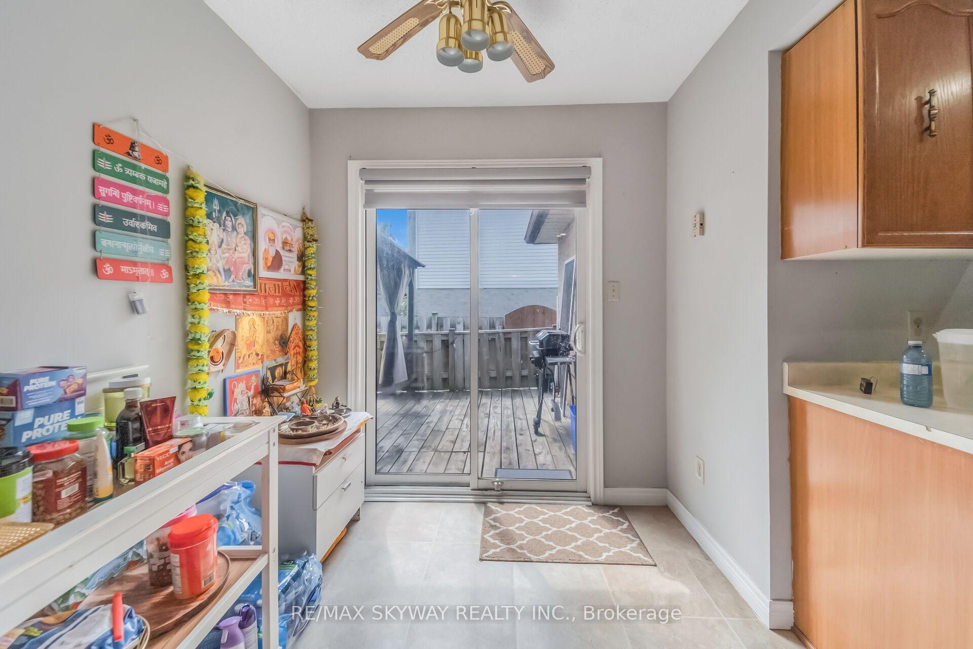 Photo 17 of 42 Newbury Drive, Kitchener, Forest Heights — HOMEH