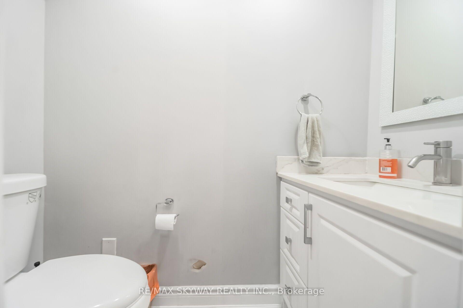 Photo 19 of 42 Newbury Drive, Kitchener, Forest Heights — HOMEH