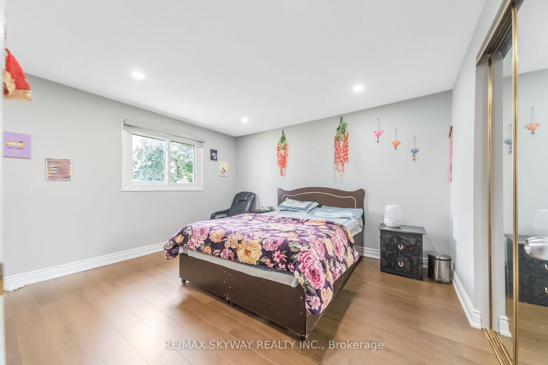 Photo 25 of 42 Newbury Drive, Kitchener, Forest Heights — HOMEH