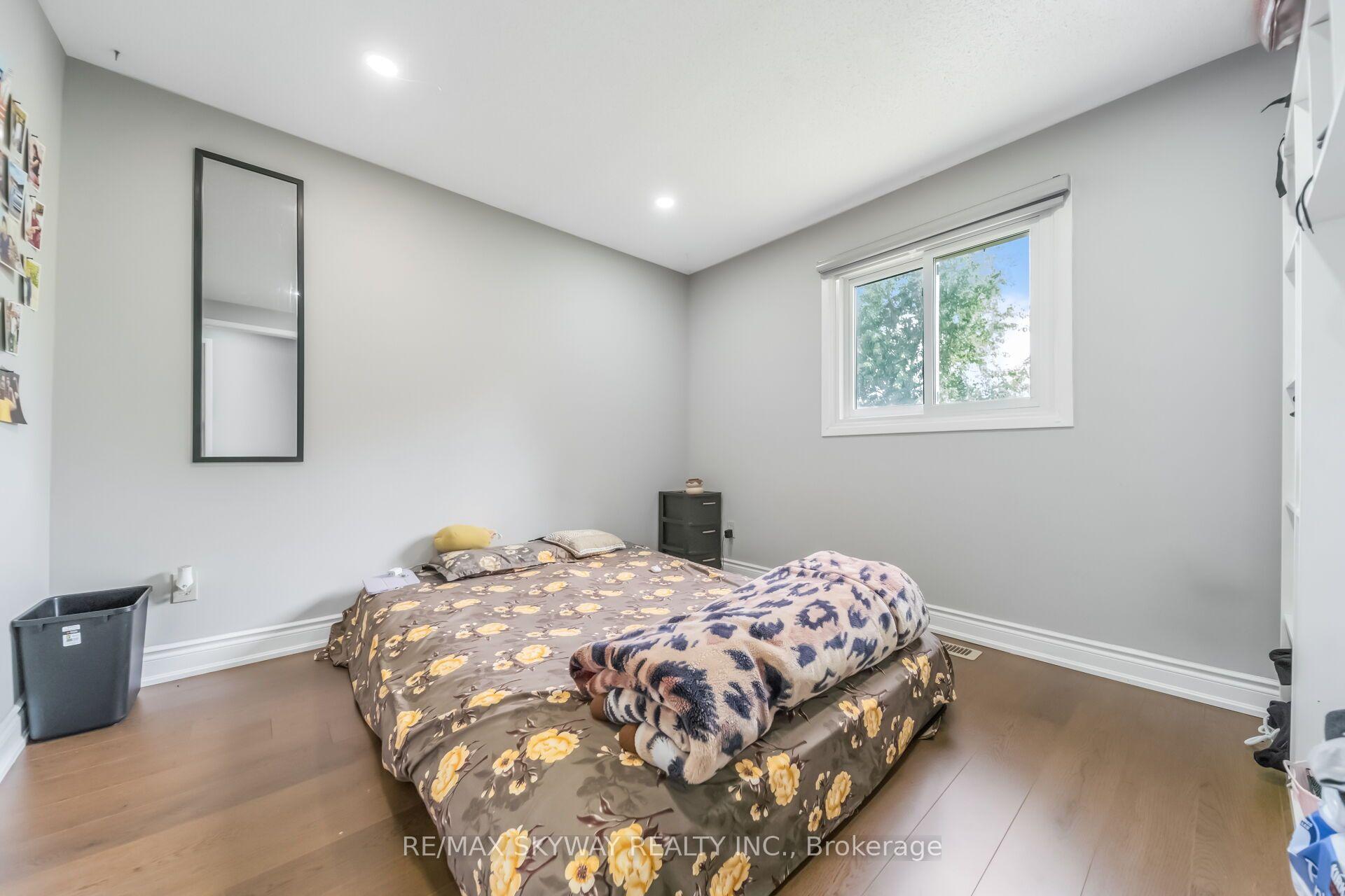 Photo 28 of 42 Newbury Drive, Kitchener, Forest Heights — HOMEH